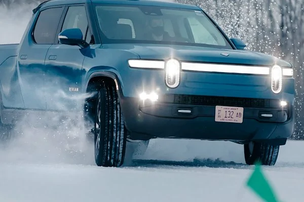 Rivian R1T R1S Real Rivian Photos & Videos original.jpg;resize(600,_)(5)