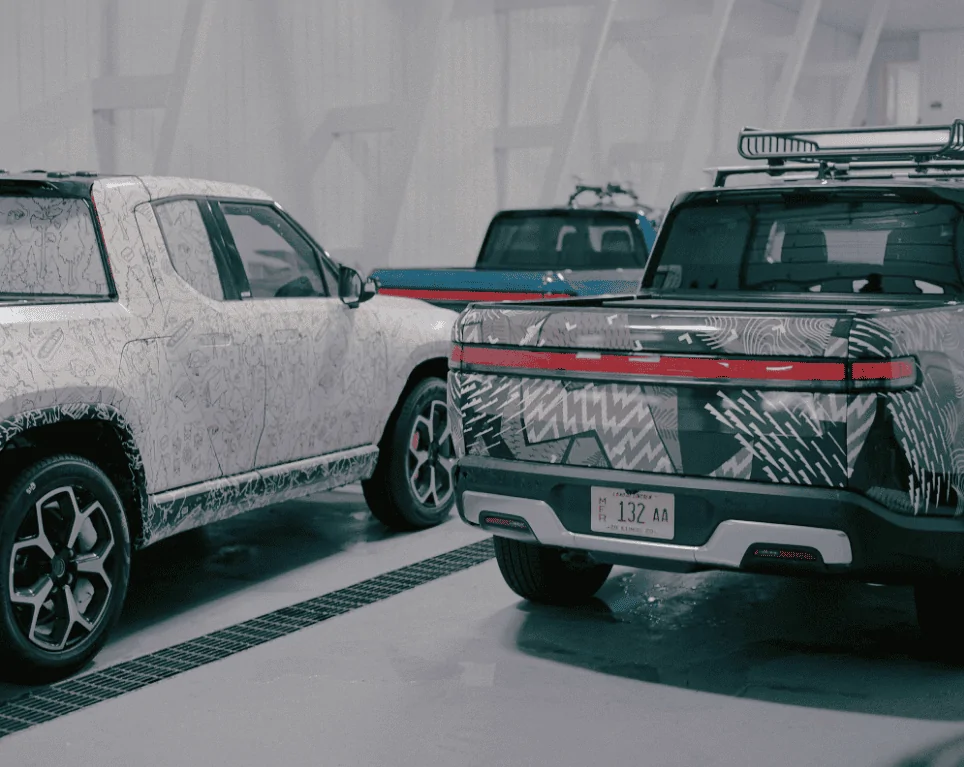 Rivian R1T R1S What do you guys think about a two-door R1T 1614563838461