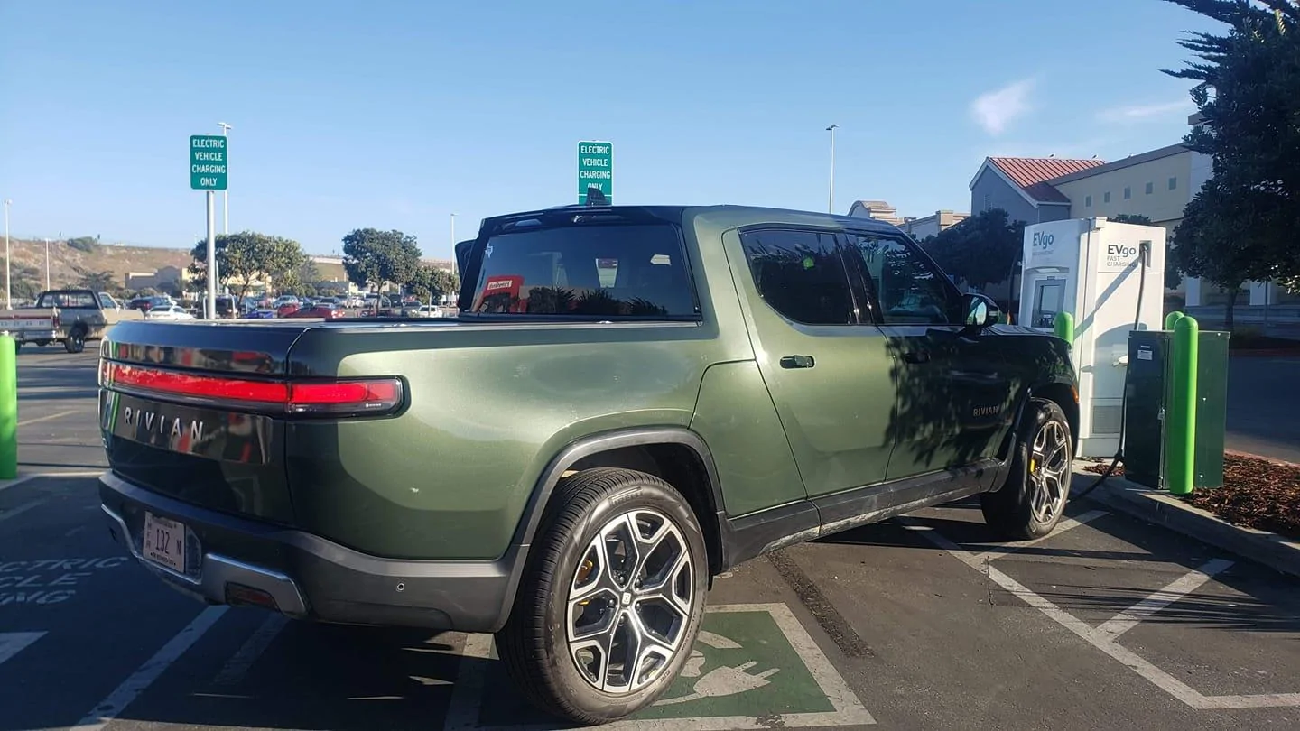 Rivian R1T R1S R1T and R1S sightings from the weekend 158134007_10226177393525351_6944065882083260421_o