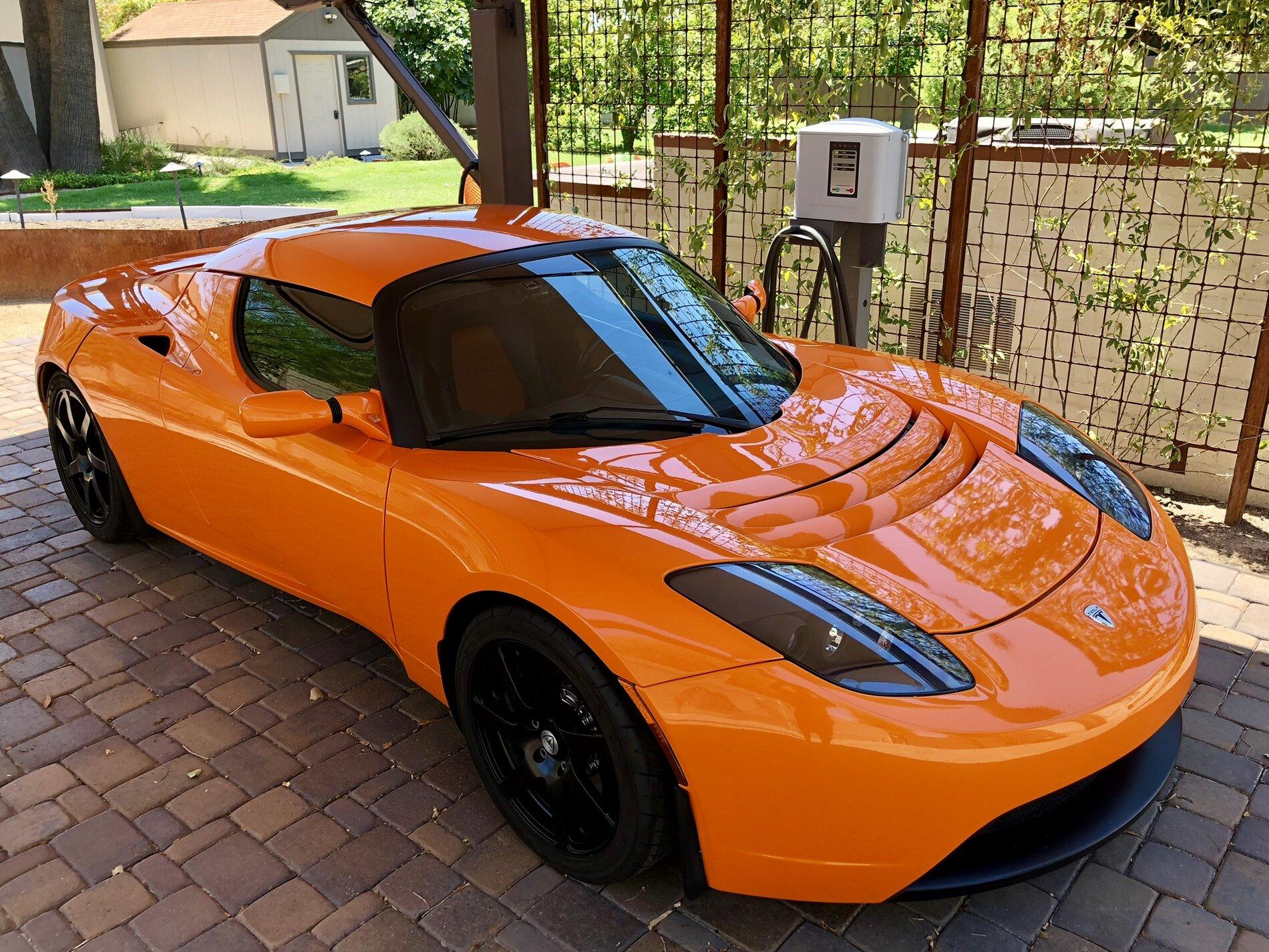 Rivian R1T R1S Rivian Orange C0B8B7FD-72A3-4C52-B723-306FA7C1C553