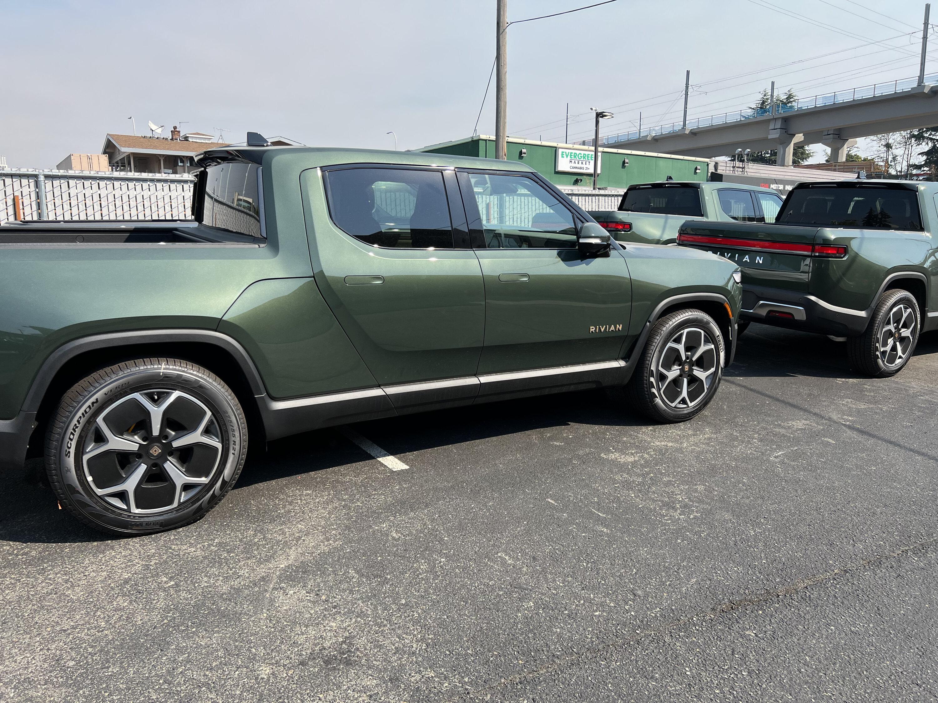 Rivian R1T R1S Aug/Sept R1S: confirmation email + guide assigned!! IMG_2607