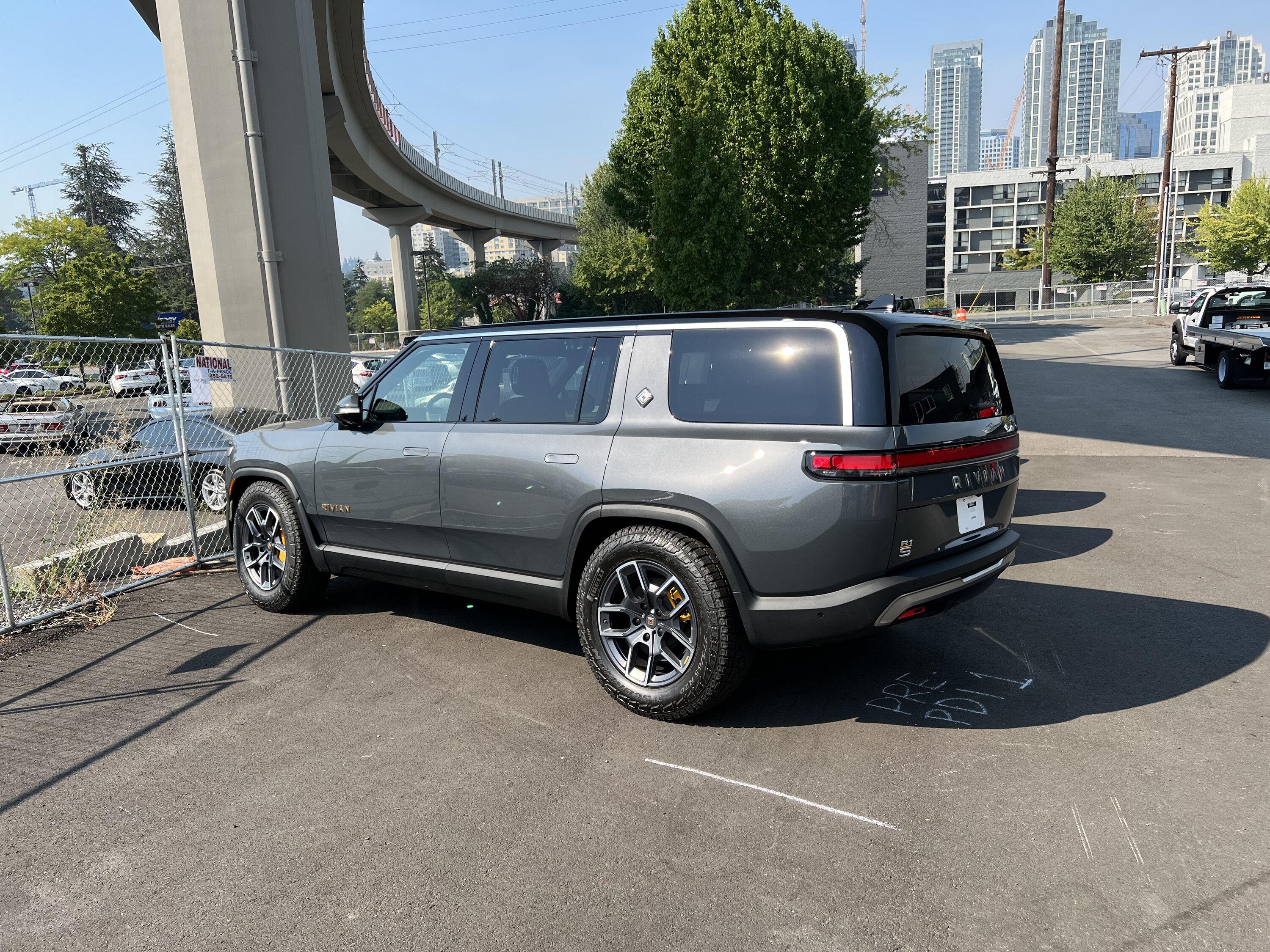 Rivian R1T R1S Aug/Sept R1S: confirmation email + guide assigned!! IMG_2623