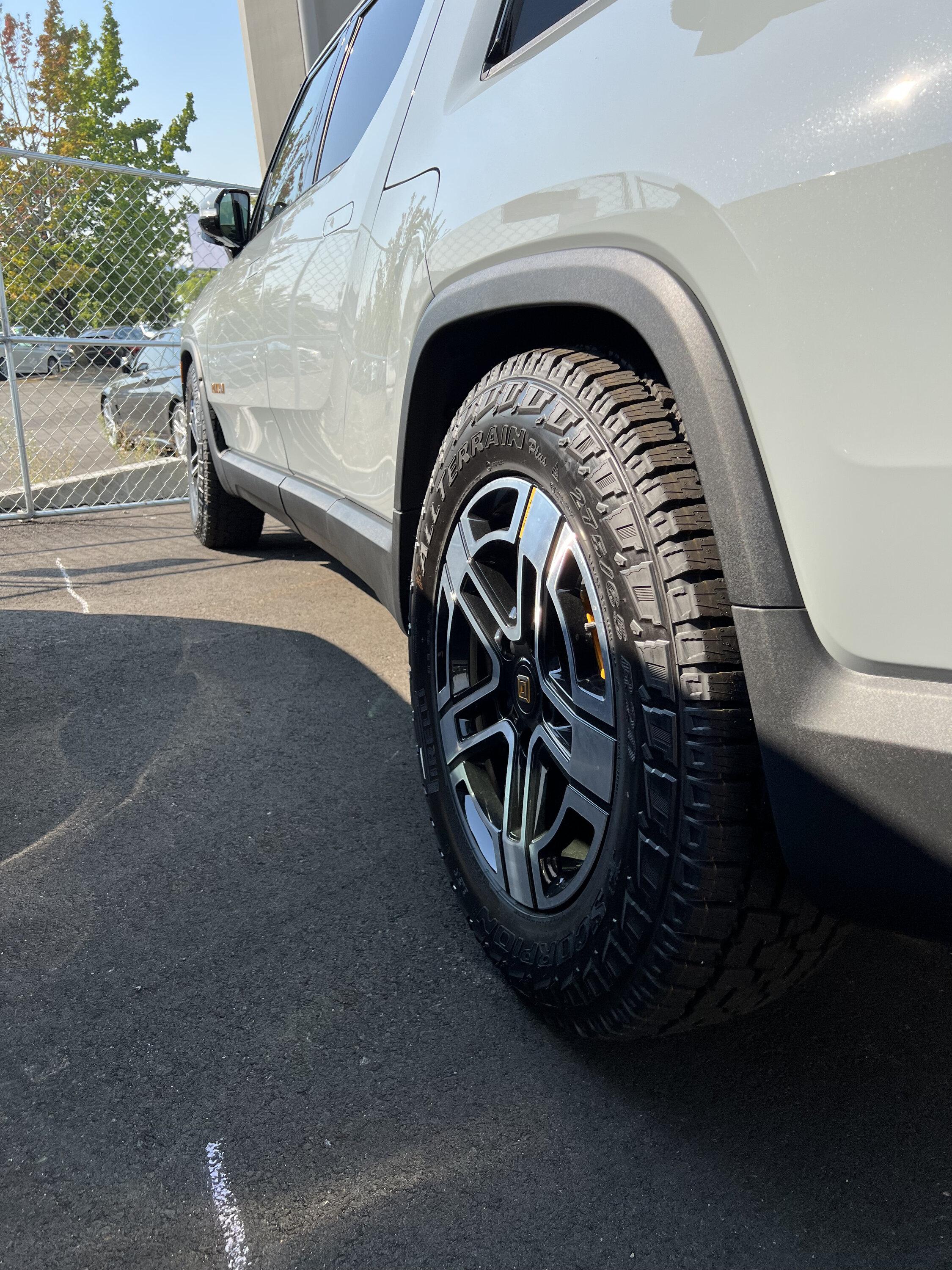 Rivian R1T R1S Aug/Sept R1S: confirmation email + guide assigned!! IMG_2624