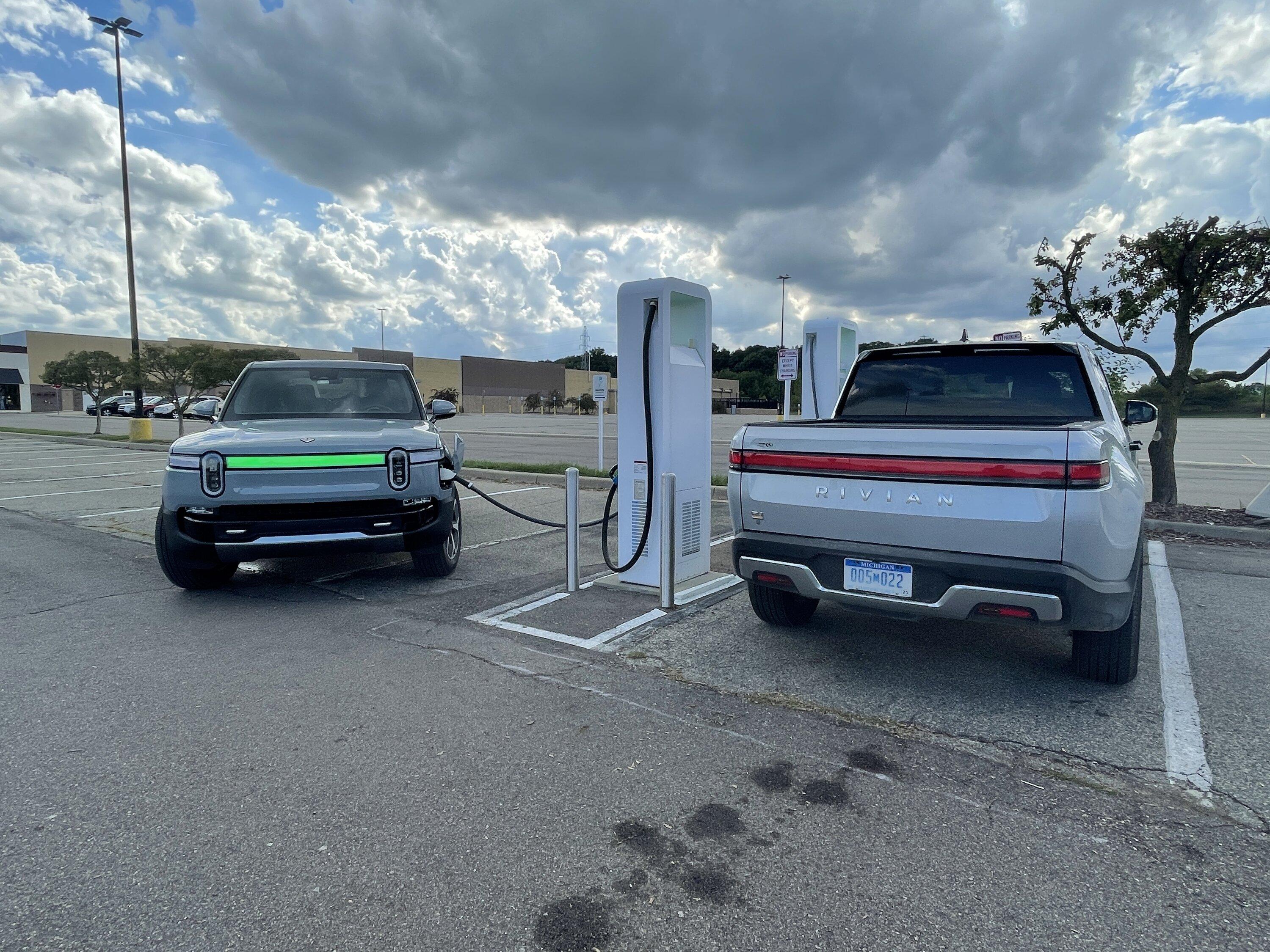 Rivian R1T R1S 2500 Miles with Trailer in Tow with R1T...Concluded! 842463BF-5348-4E5F-90E8-FDFA45A723D4