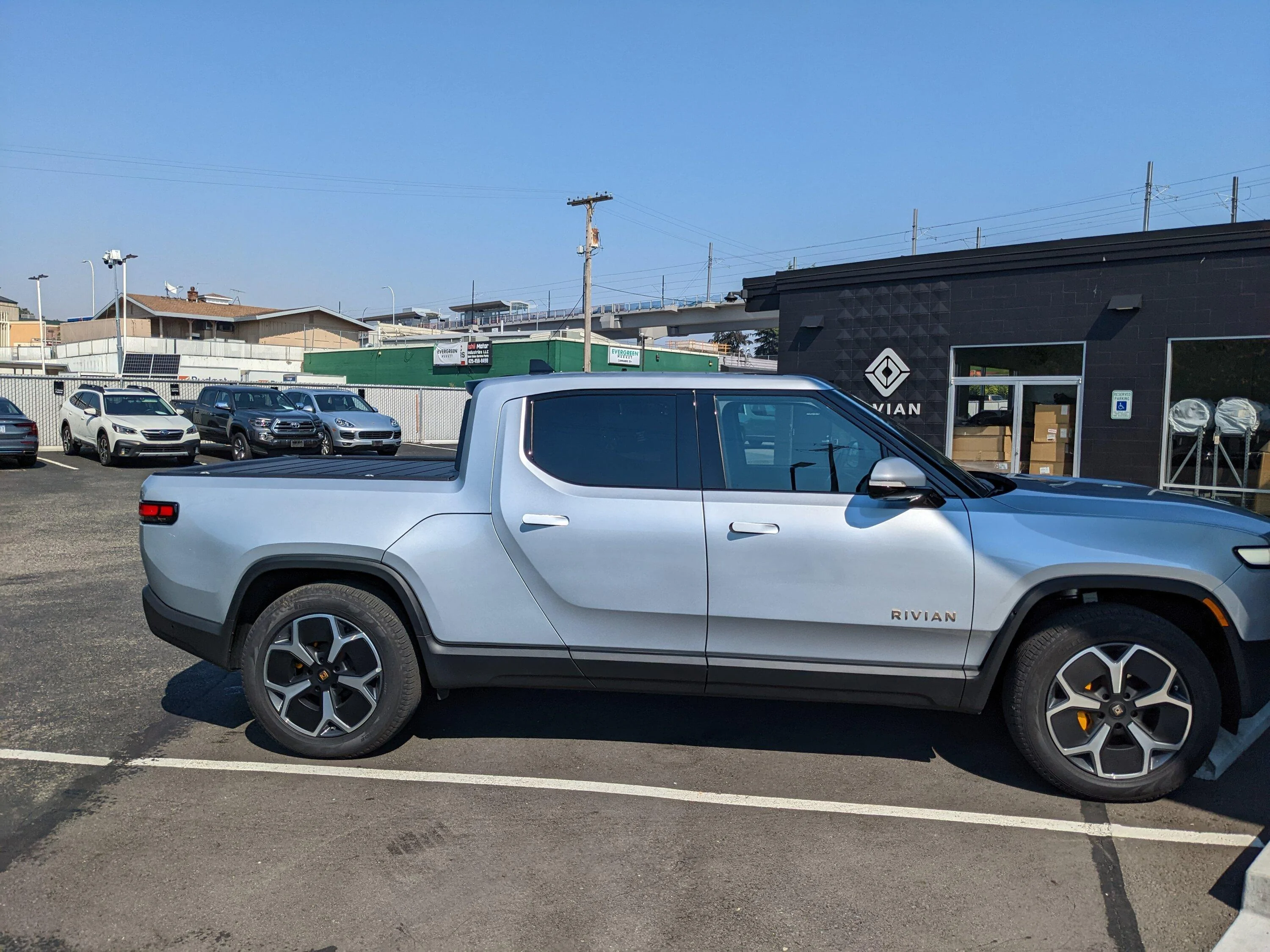 Rivian R1T R1S Aug/Sept R1S: confirmation email + guide assigned!! PXL_20220910_211959816
