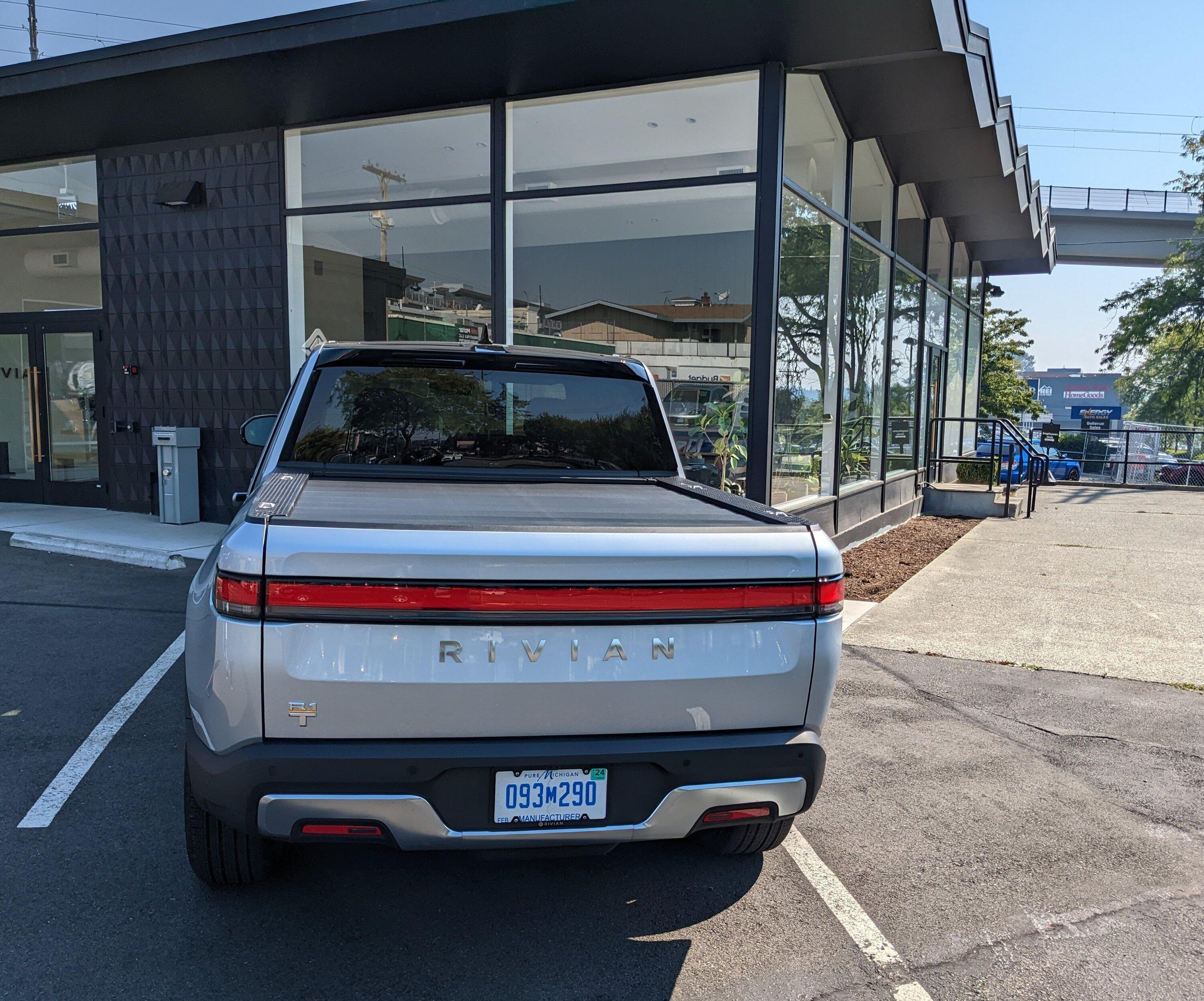 Rivian R1T R1S Aug/Sept R1S: confirmation email + guide assigned!! PXL_20220910_2132269241