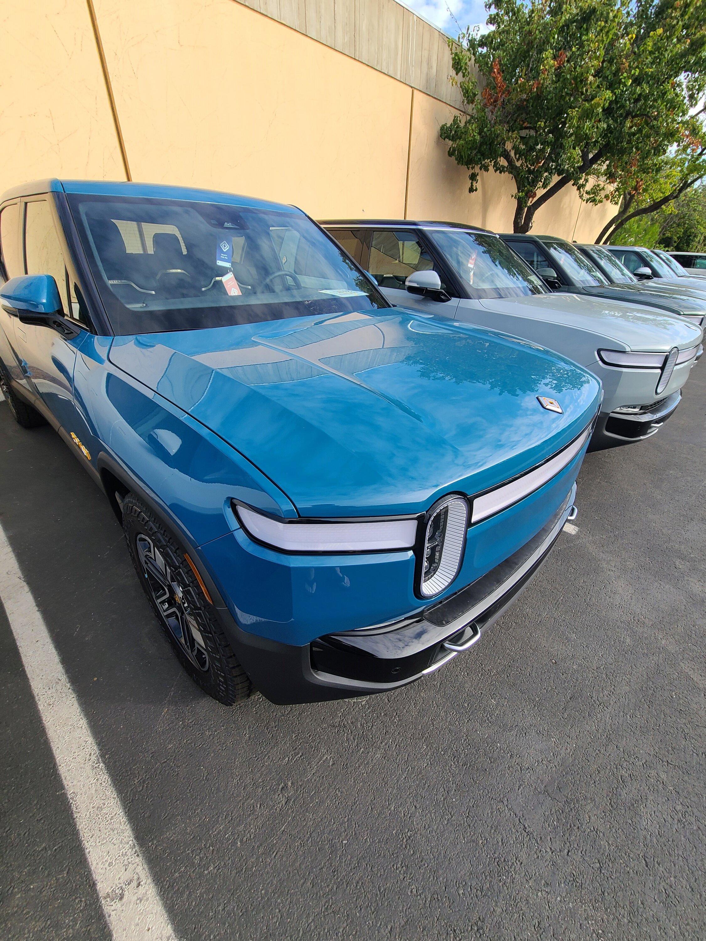 Rivian R1T R1S Any R1S pre-orders hear from guides recently? Blue