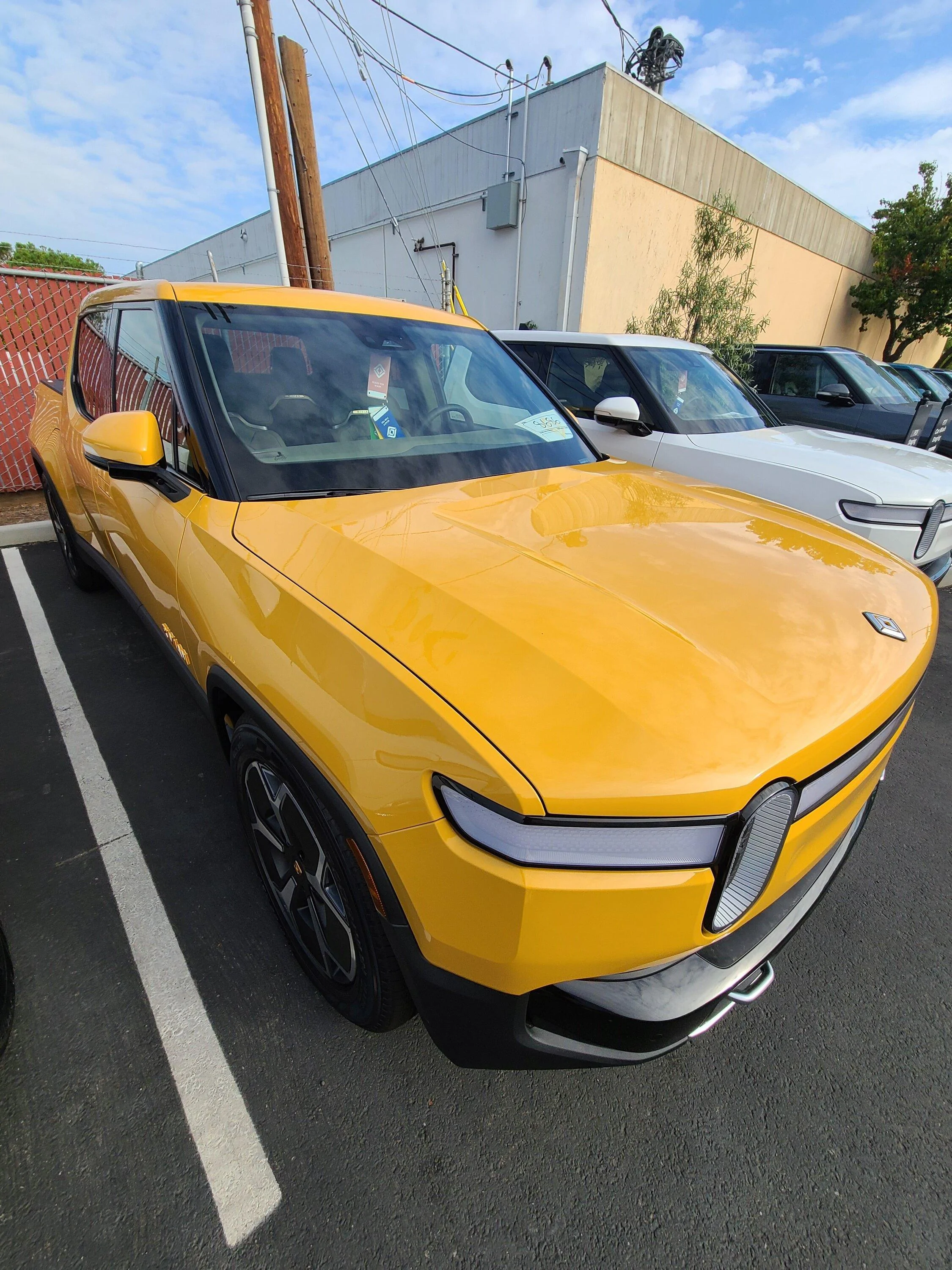 Rivian R1T R1S Any R1S pre-orders hear from guides recently? Yello