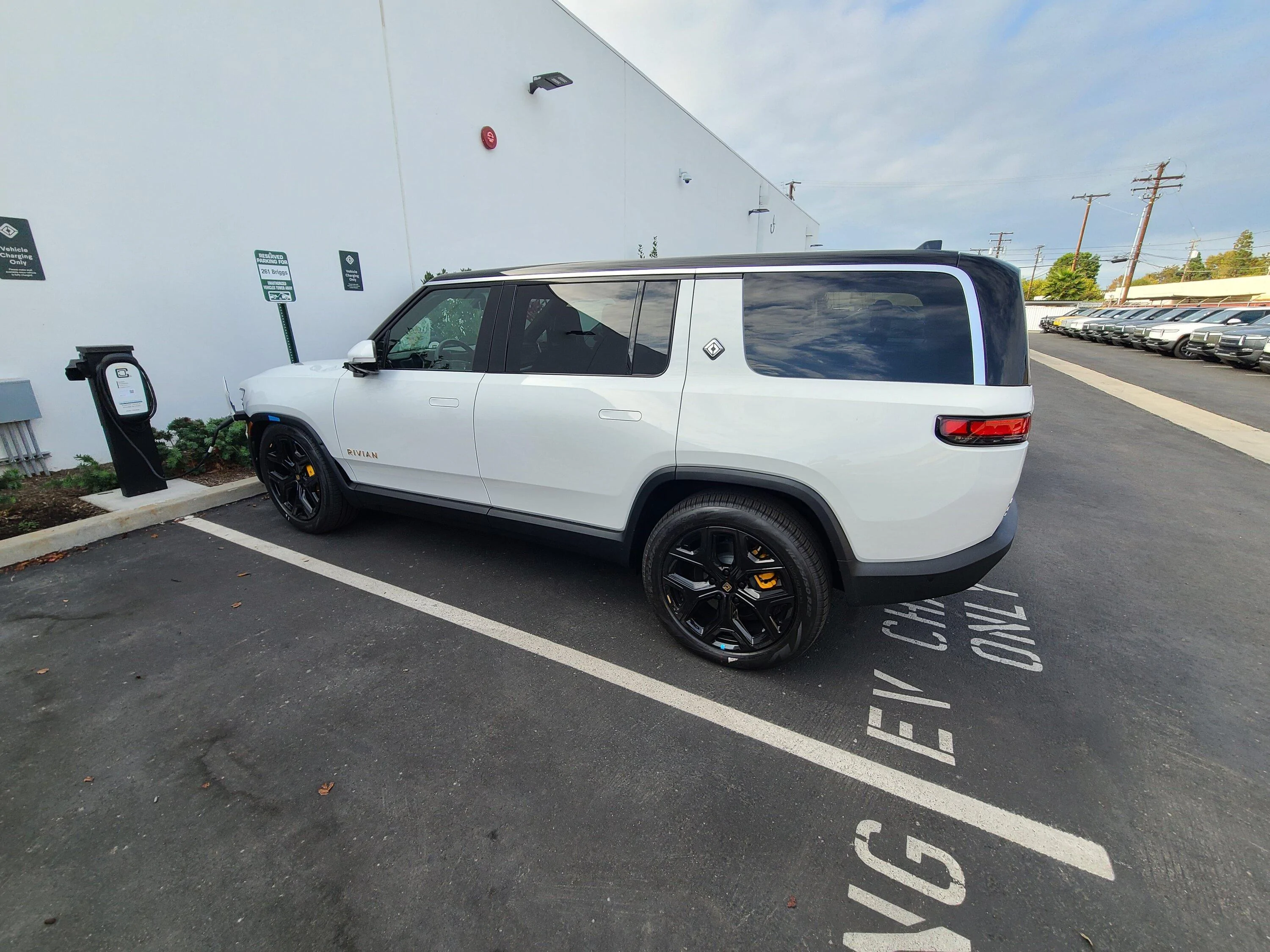 Rivian R1T R1S Any R1S pre-orders hear from guides recently? whit