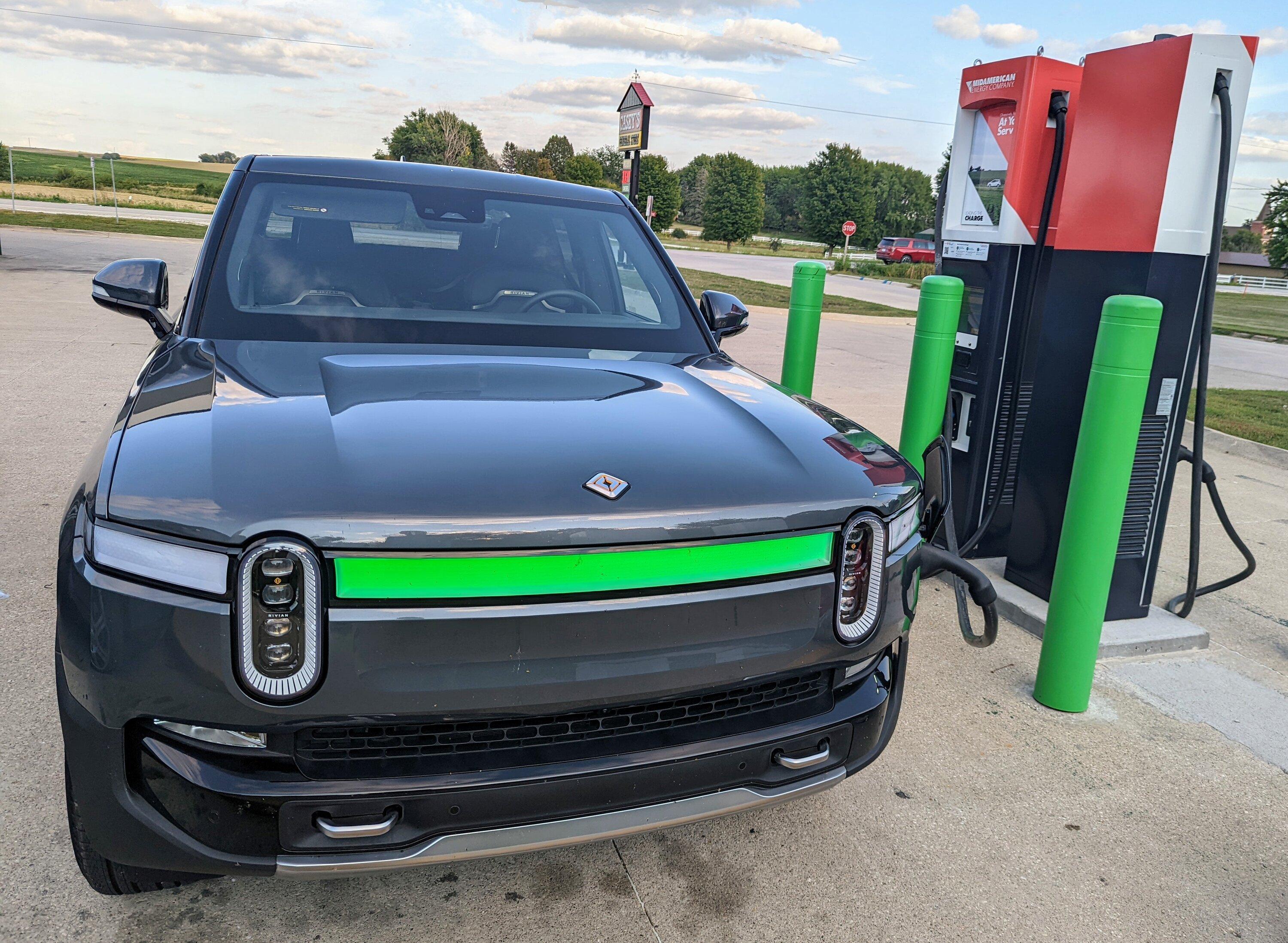 Rivian R1T R1S Iowa anyone? PXL_20220905_231950371~2