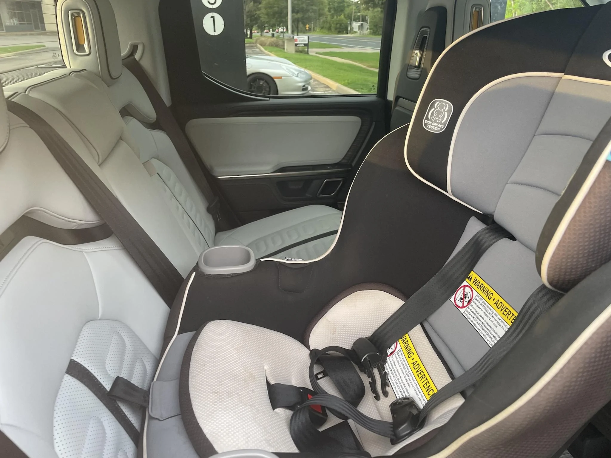 Rivian R1T R1S OCEAN COAST Rivian Interior Photos qLzGTbM