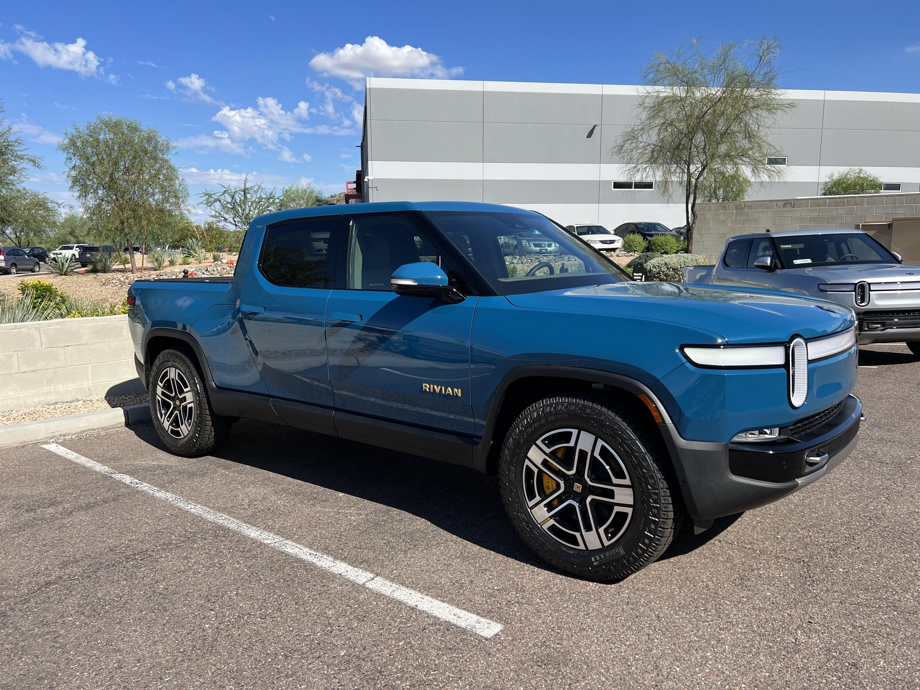 Rivian R1T R1S R1T (my 8th Plug-In) delivered! IMG_2500.JPG