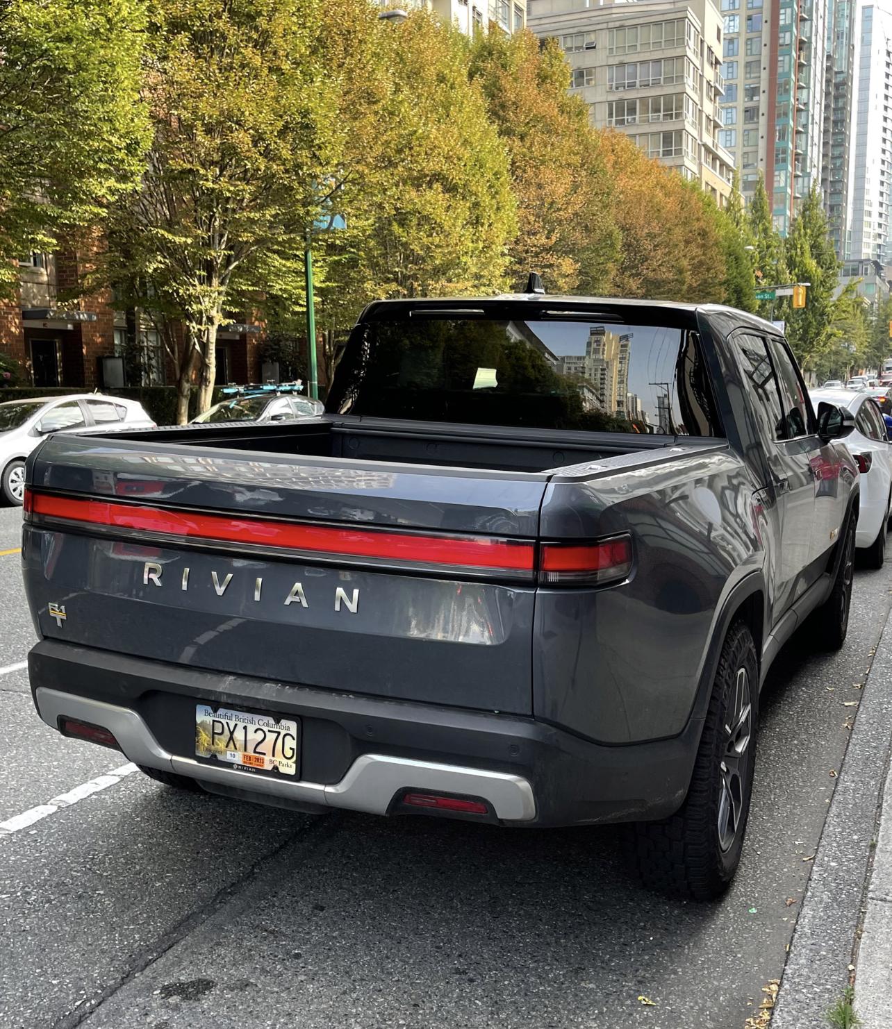 Rivian R1T R1S Canadian delivery timeframe IMG-3432