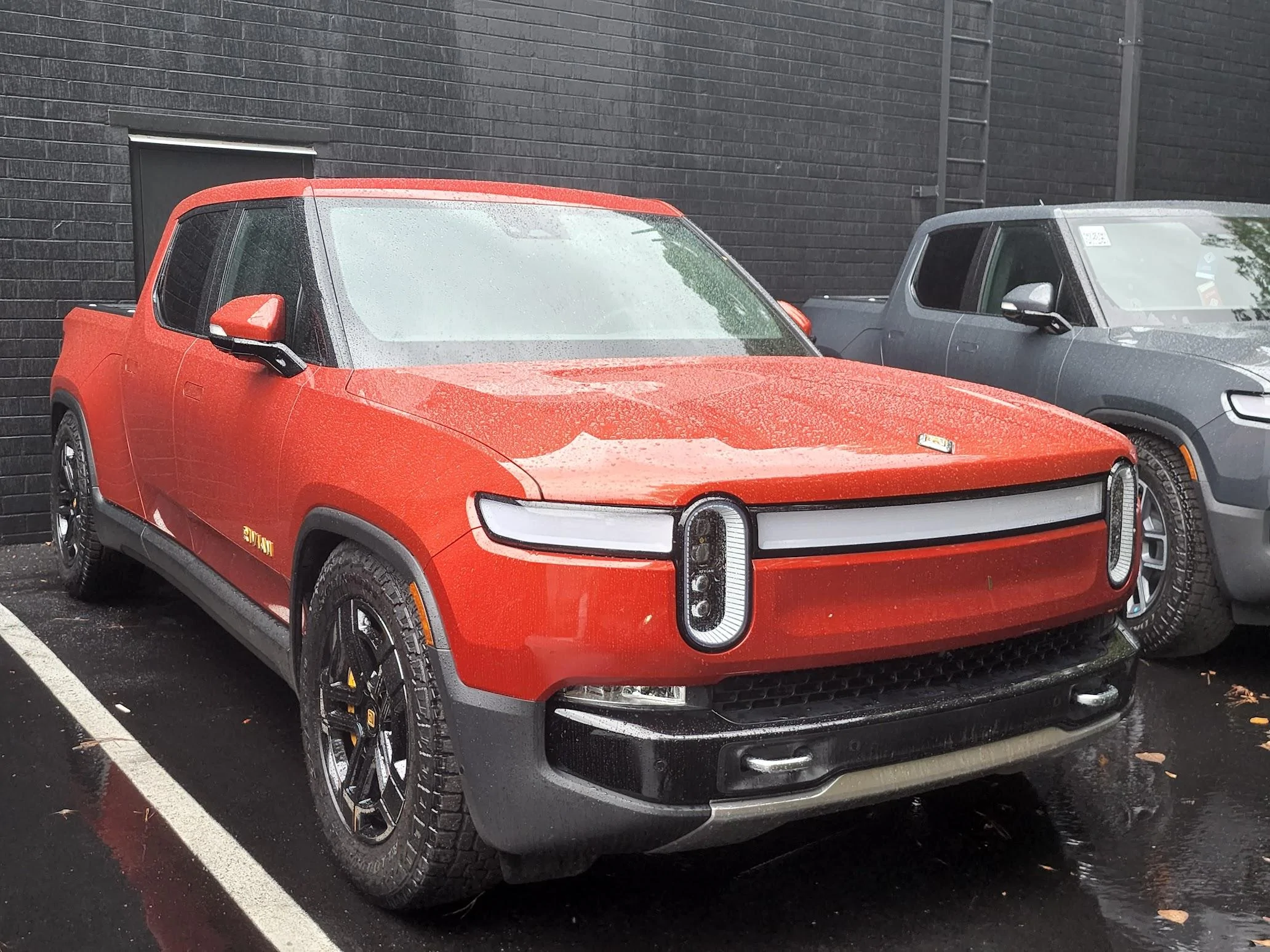 Rivian R1T R1S RED CANYON Rivian Photos 20220904_191324