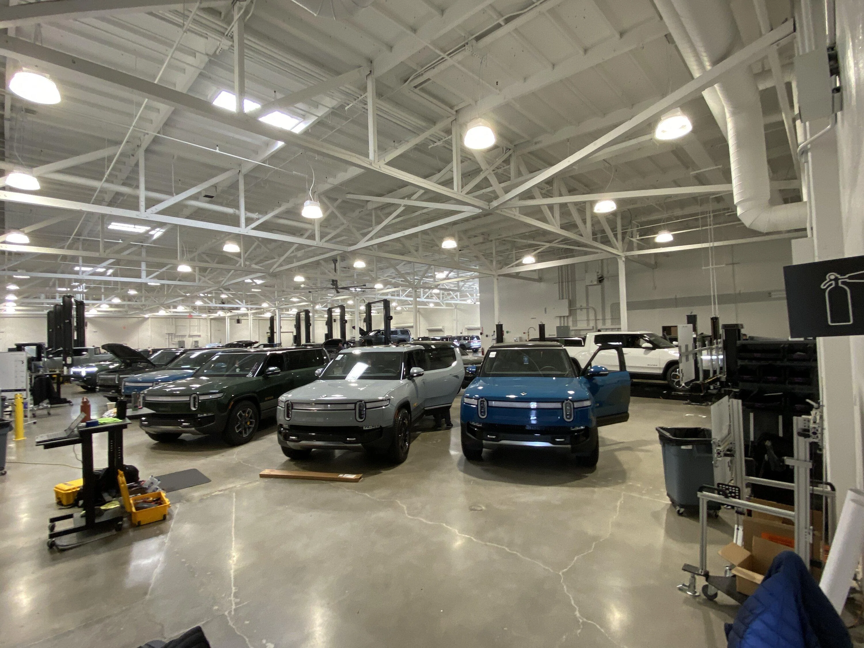 Rivian R1T R1S ? FOREST GREEN R1S Photos IMG_7283