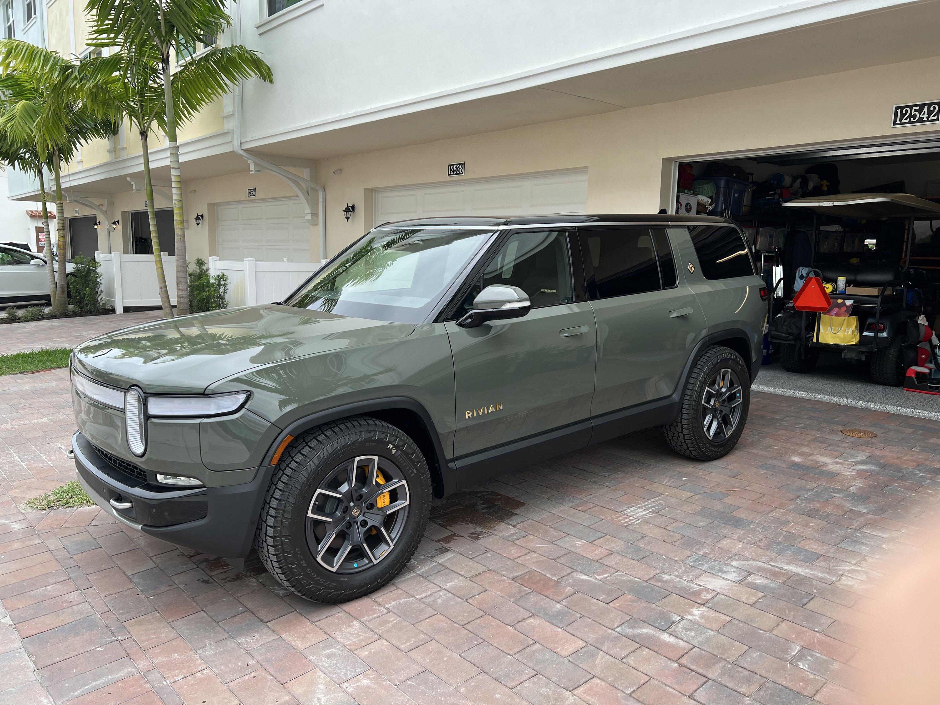 Rivian R1T R1S Guide offered me alternate R1S today 7EFA81D9-BB95-43F2-BAAE-A4894E50B137