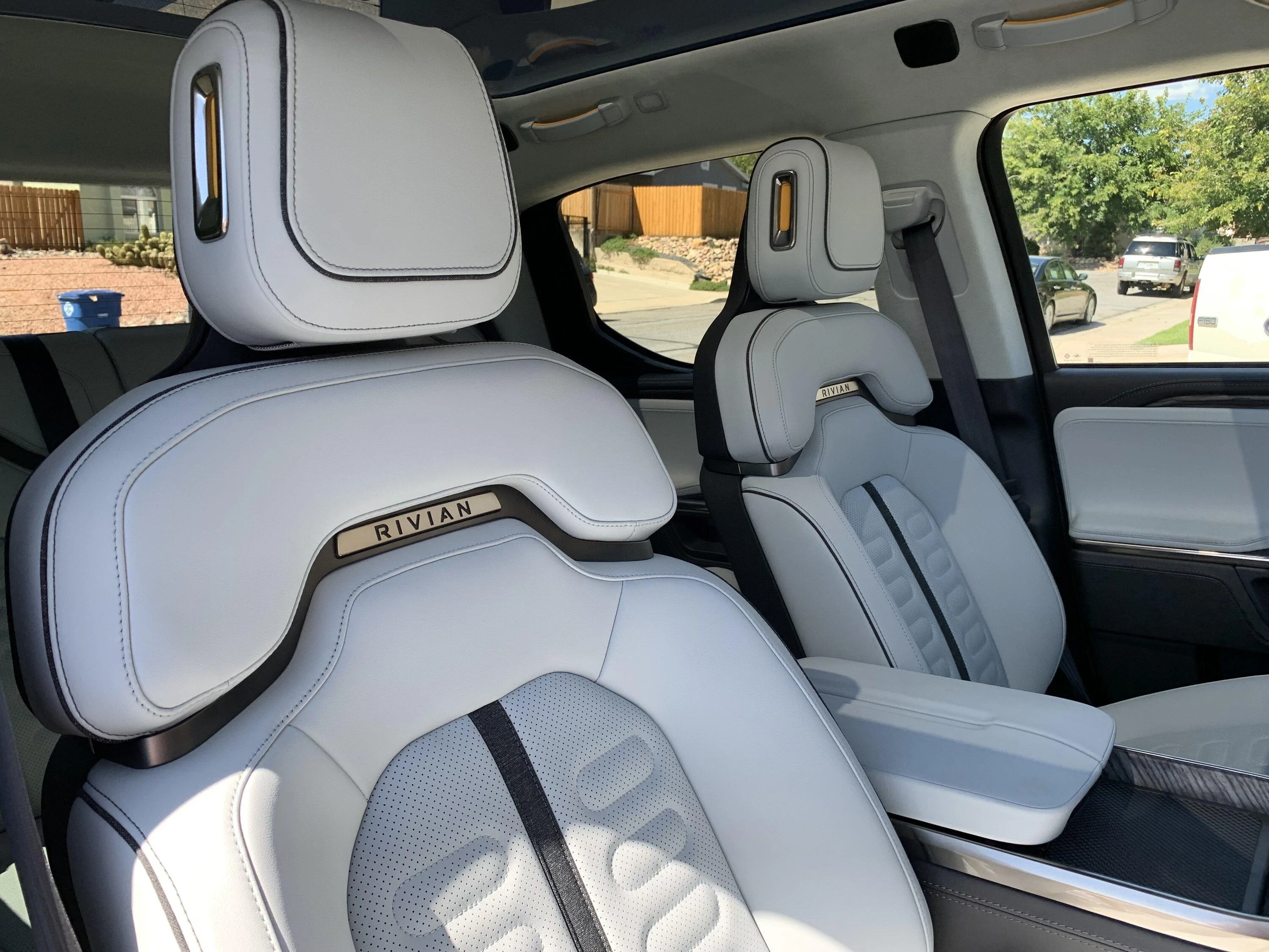 Rivian R1T R1S OCEAN COAST Rivian Interior Photos IMG_0428