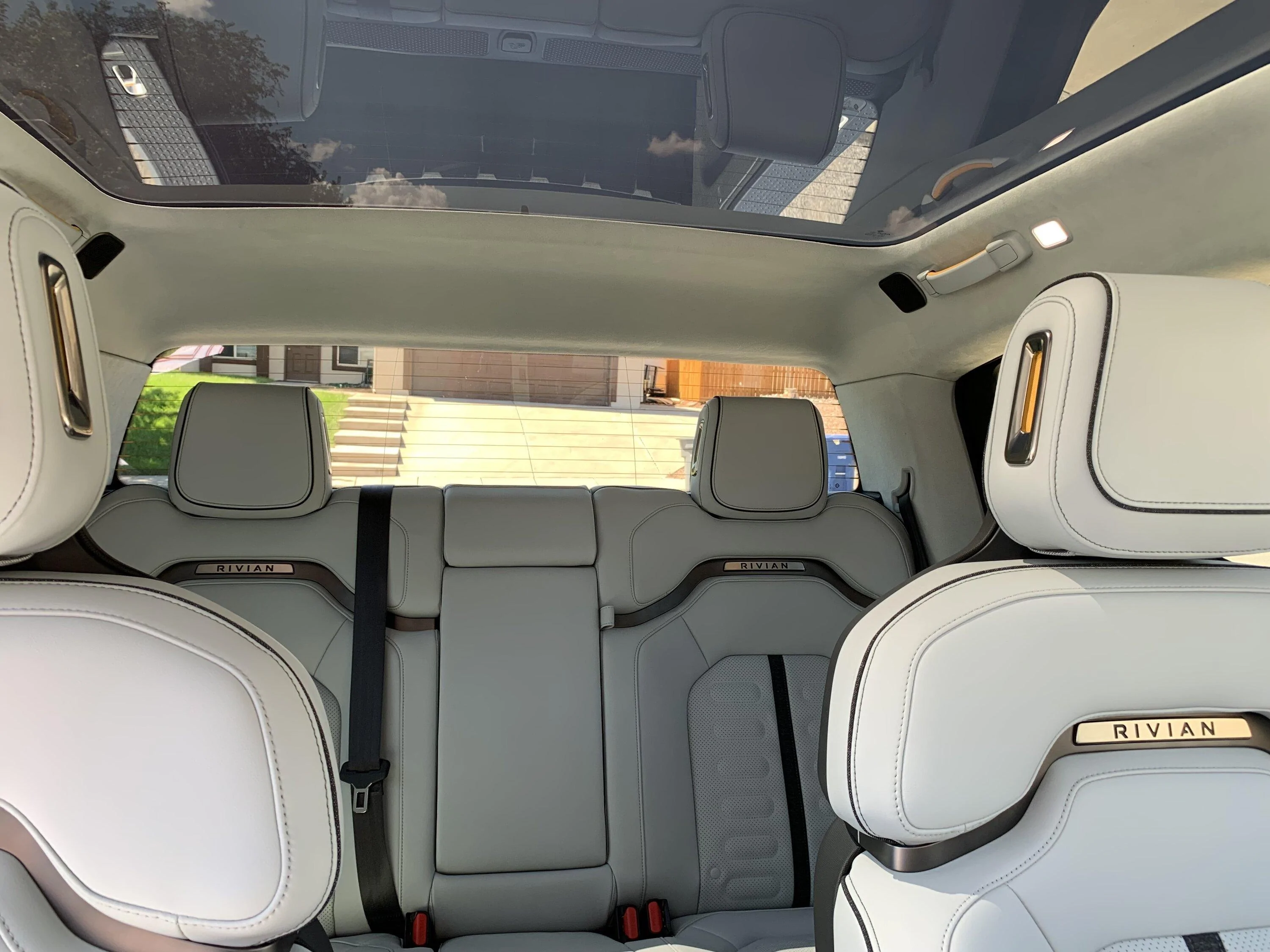 Rivian R1T R1S OCEAN COAST Rivian Interior Photos IMG_0429