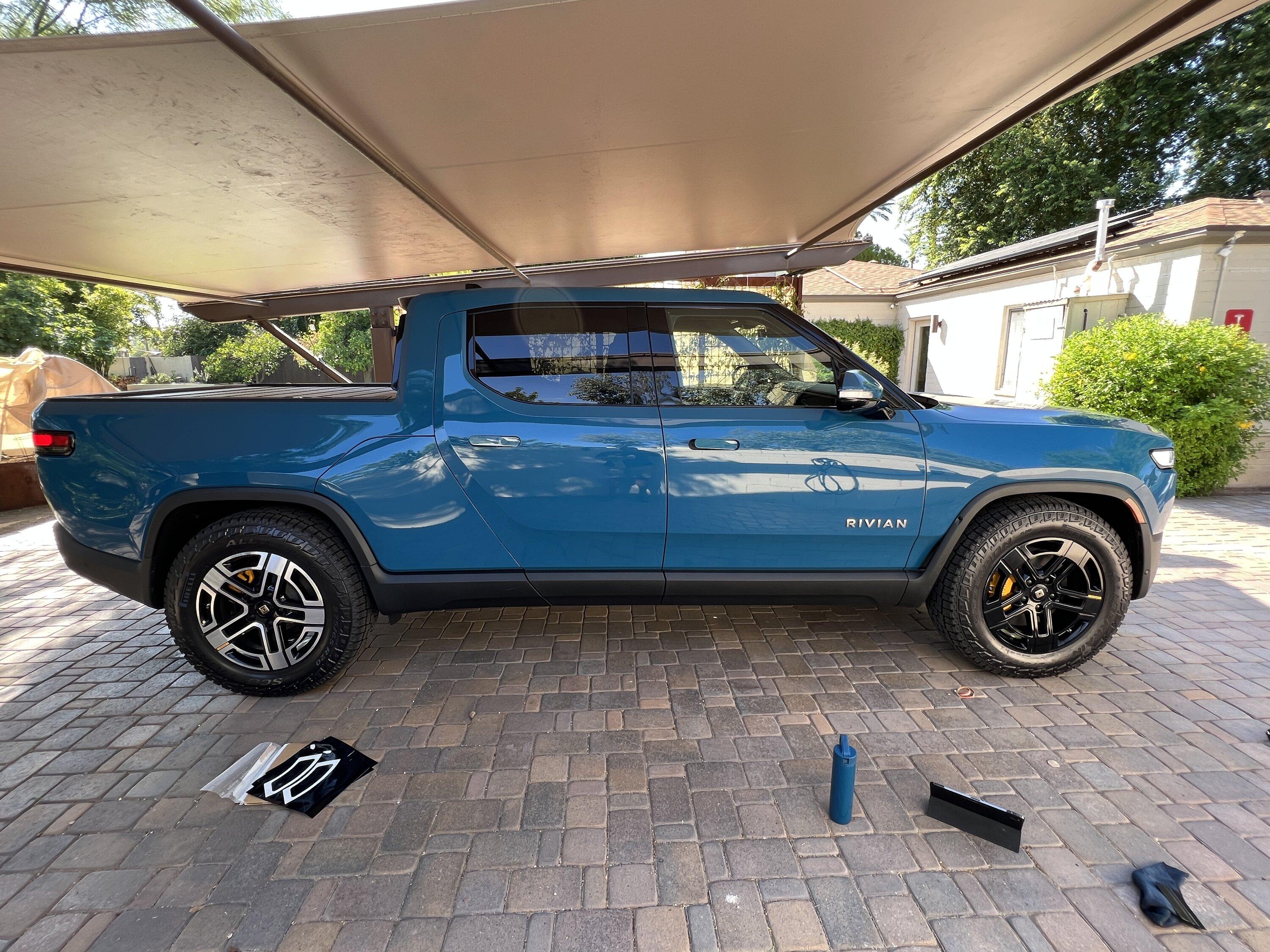 Rivian R1T R1S Changed A/T Bright Wheels to Glossy Black using Vinyl Decals 4B616766-9000-486F-8471-8FCF8276BA8C