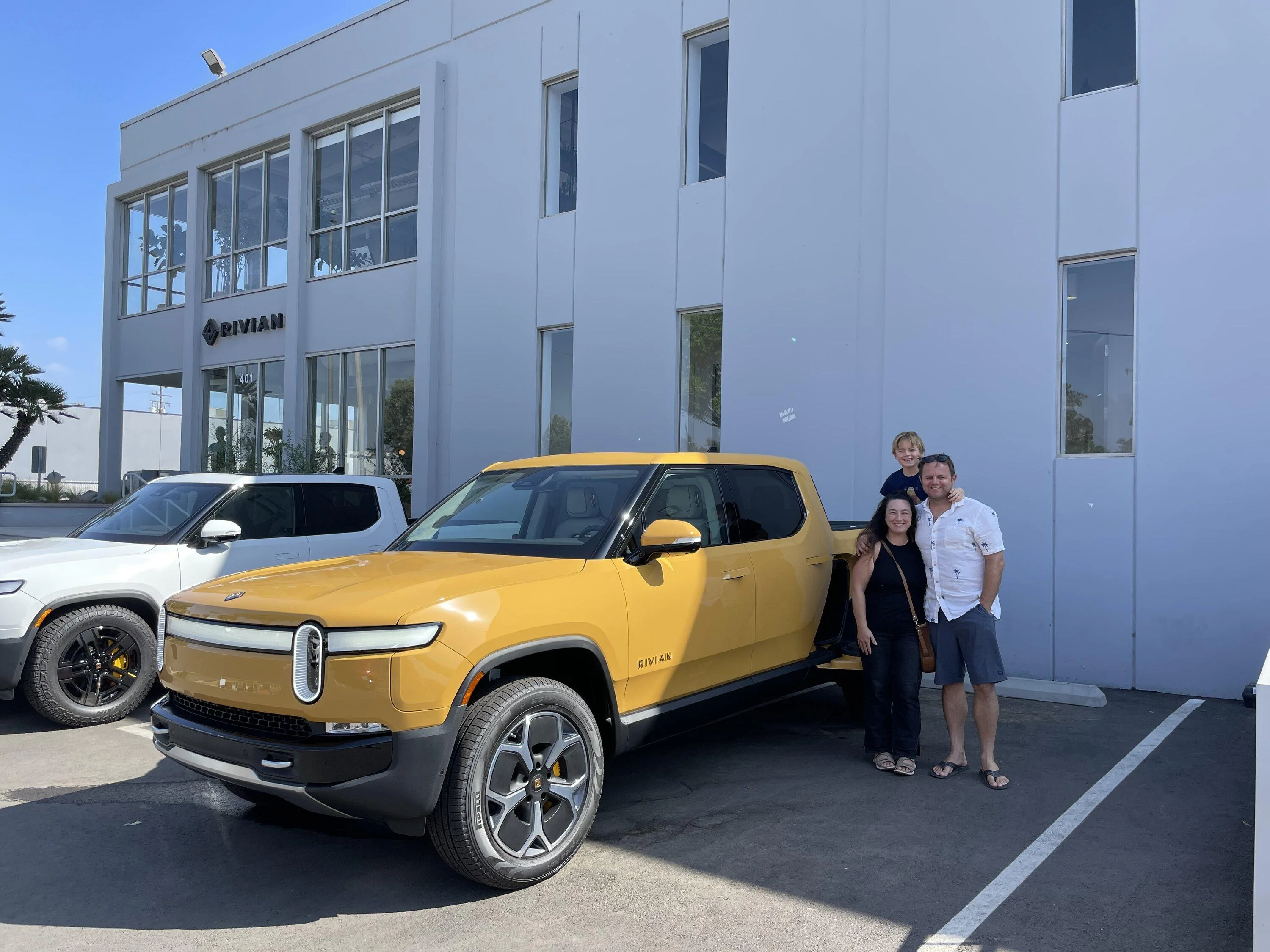 Rivian R1T R1S Photos: R1Ts at the El Segundo distribution center 73C13514-7ACD-4A5D-8E7E-2F1332484474