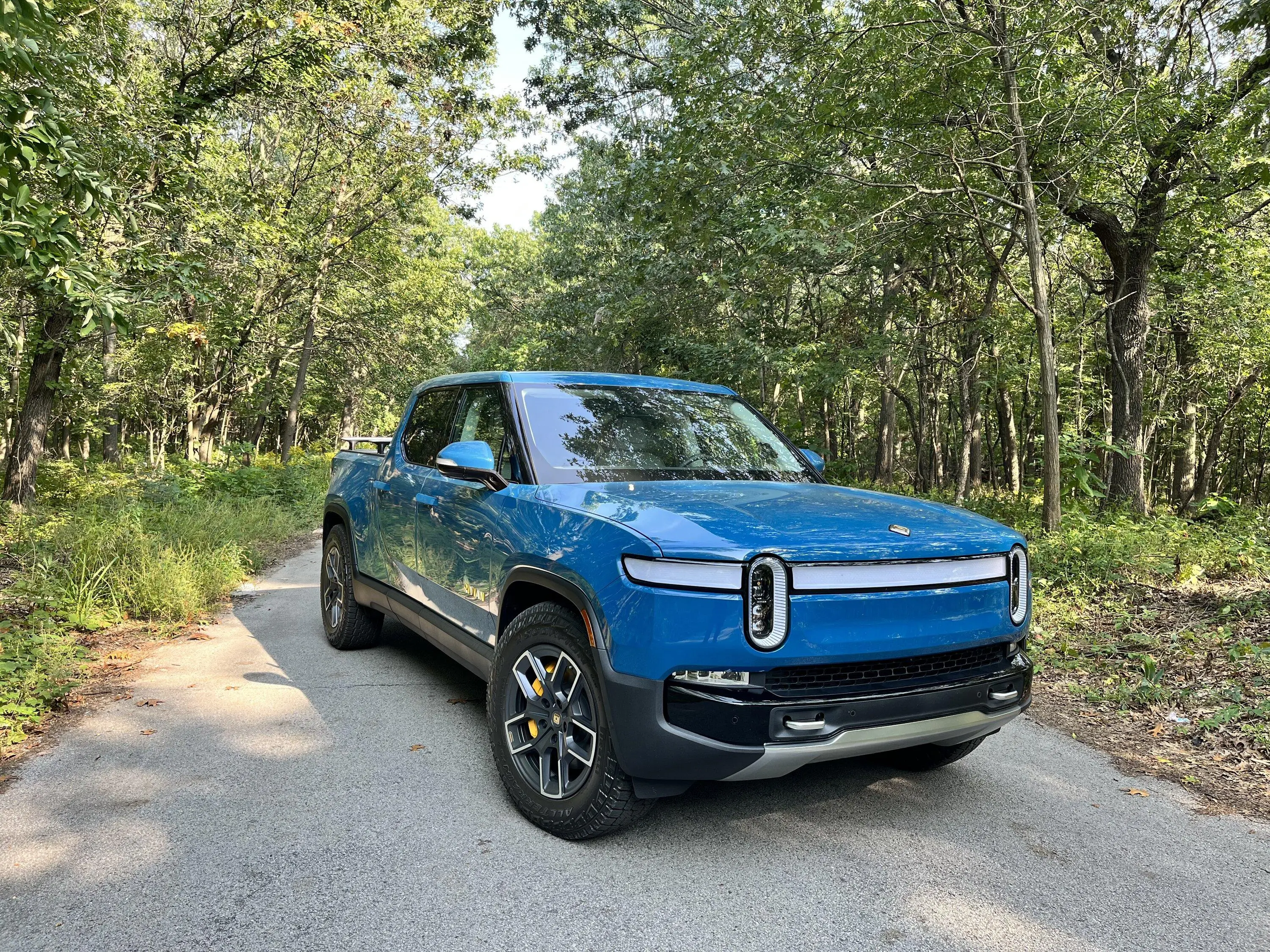 Rivian R1T R1S RIVIAN BLUE Rivian Photos 530669F2-FB81-4118-961B-D79FB92F5CB9