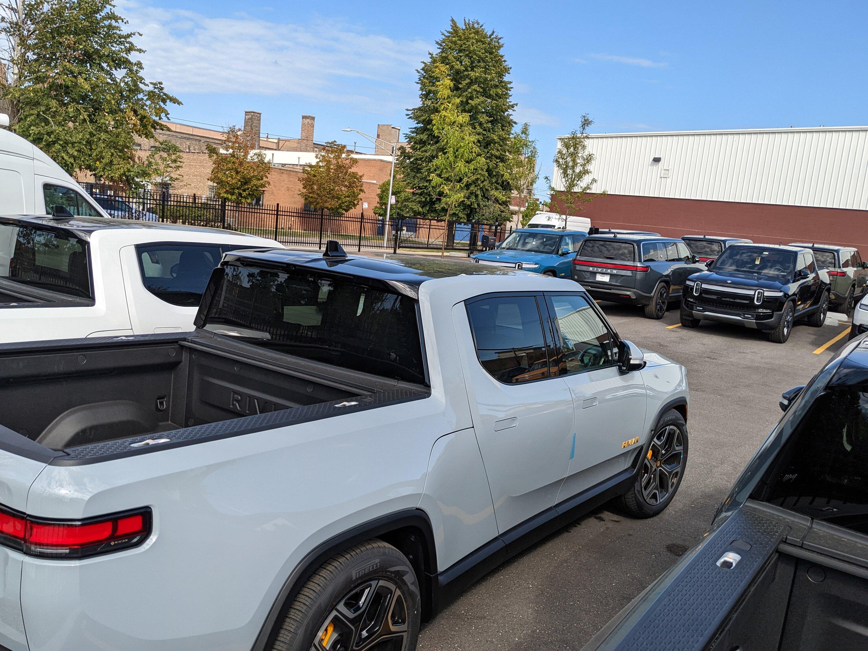Rivian R1T R1S Oct-Dec 2022 Delivery Windows PXL_20220918_195104985.MP