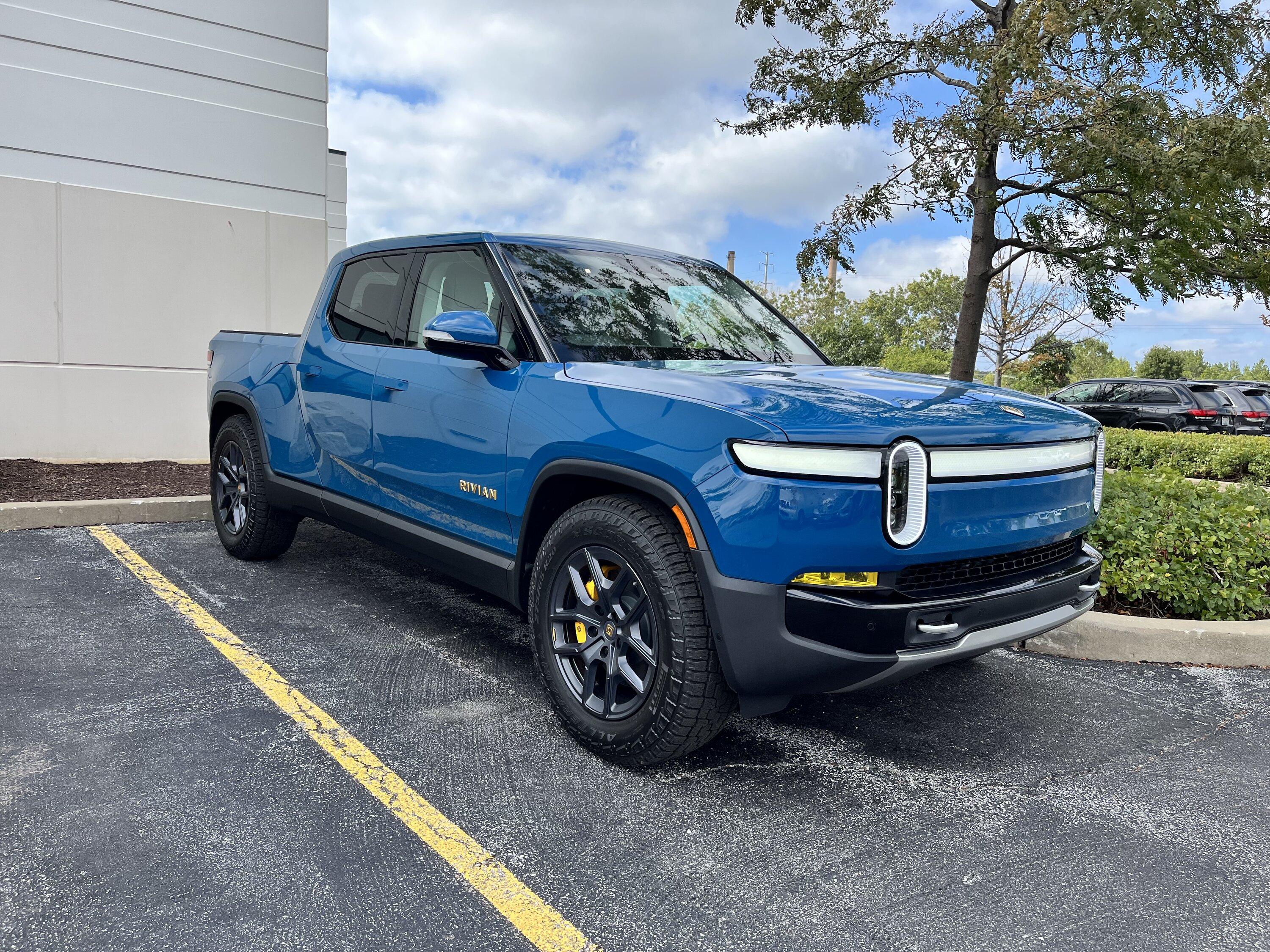 Rivian R1T R1S Changed A/T Bright Wheels to Glossy Black using Vinyl Decals 93950F3C-F4D3-4D4B-87A1-BD43B5D27E7F