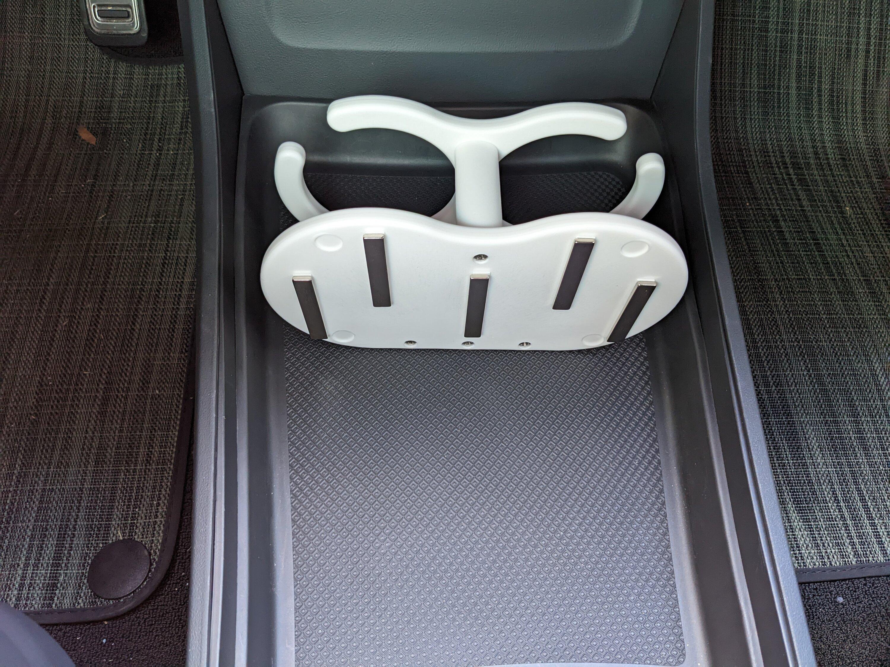 Rivian R1T R1S Bigger cupholders version 1 PXL_20220919_205149659.MP