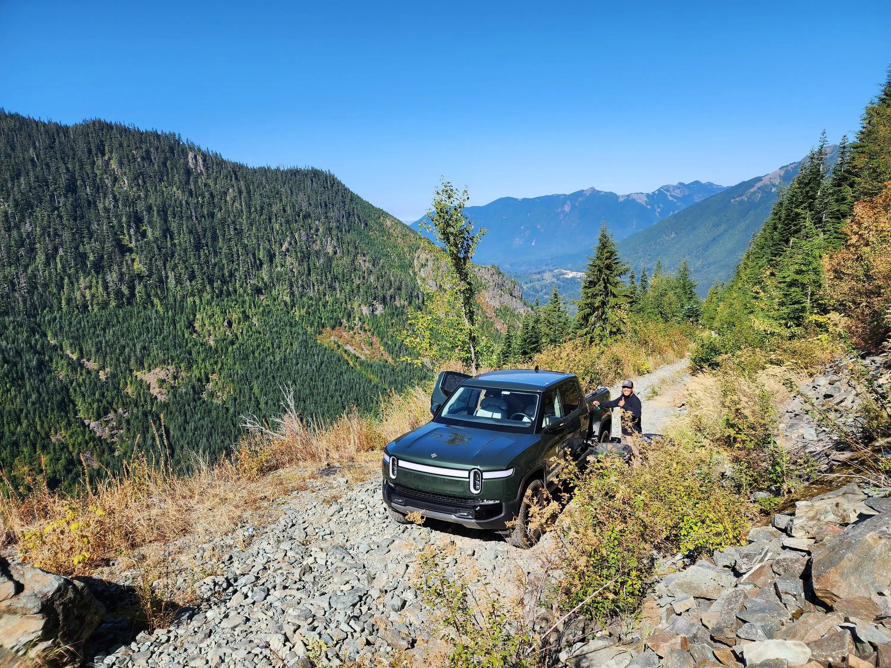 Rivian R1T R1S Update: Flat in need of assistance? 20220919_122314