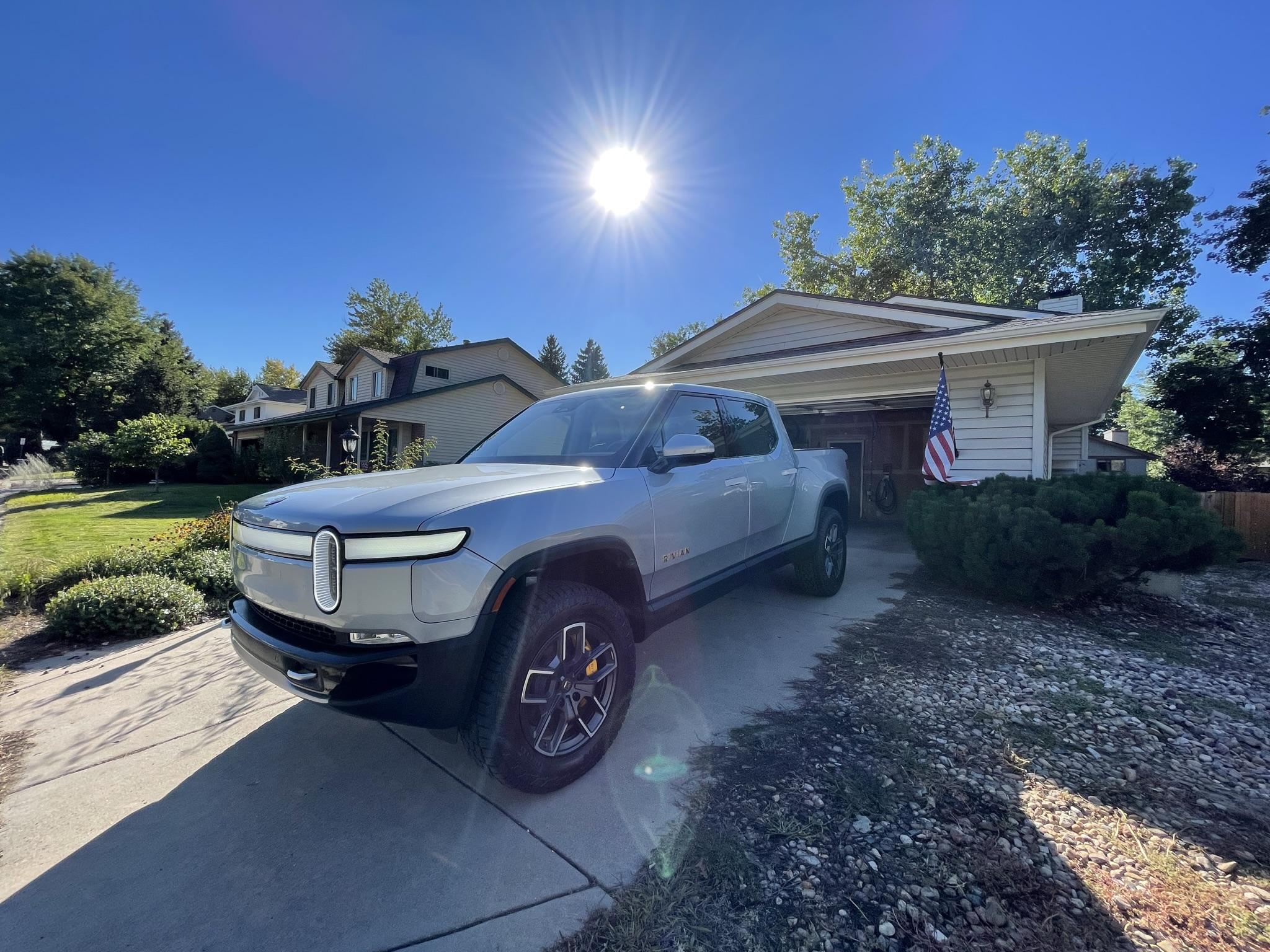 Rivian R1T R1S Colorado Checking In 40703131-2561-4168-8106-16C667A2B4CF