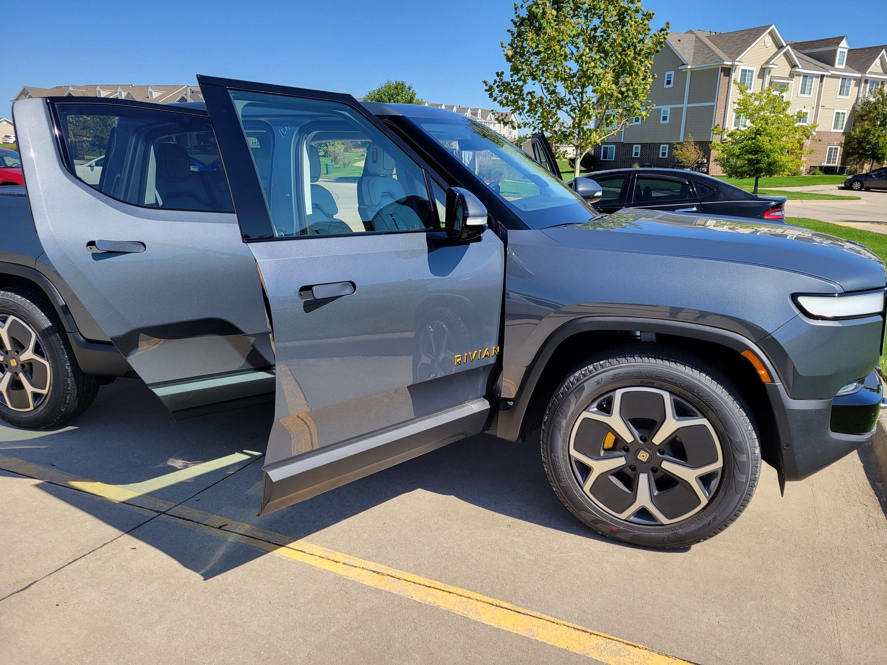 Rivian R1T R1S Iowa anyone? 20220920_132838