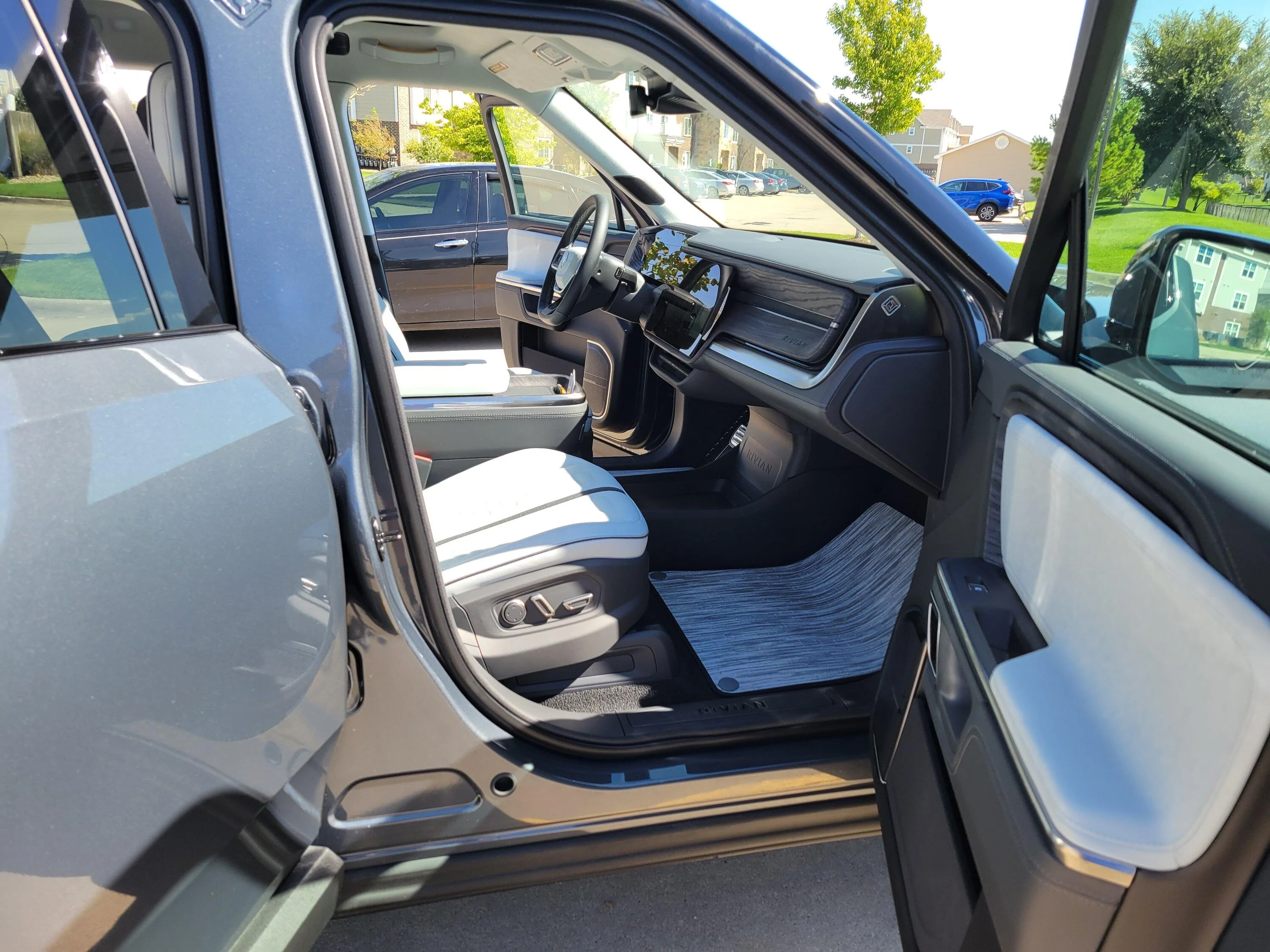 Rivian R1T R1S Iowa anyone? 20220920_132843