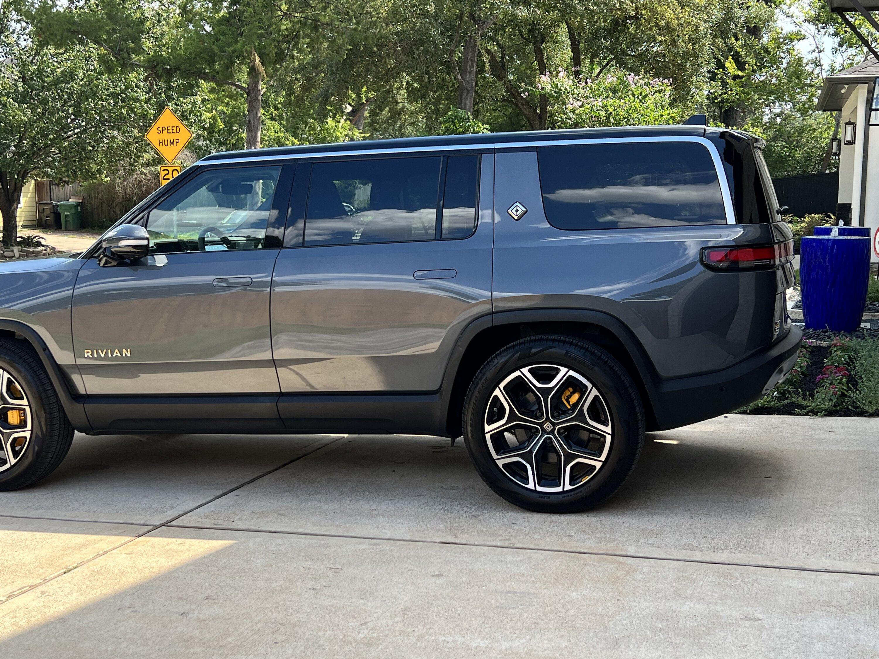 Rivian R1T R1S Any R1S pre-orders hear from guides recently? 6C4CDDD0-3541-4E16-A9A6-33E734BACBF0