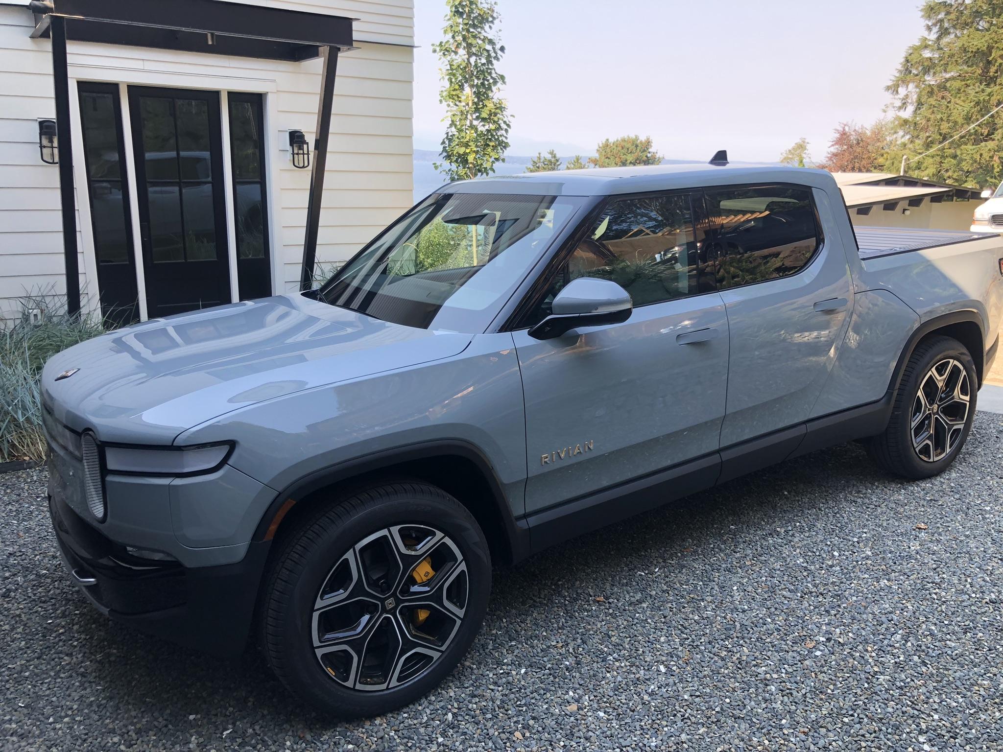 Rivian R1T R1S LIMESTONE R1T Photos Southeast