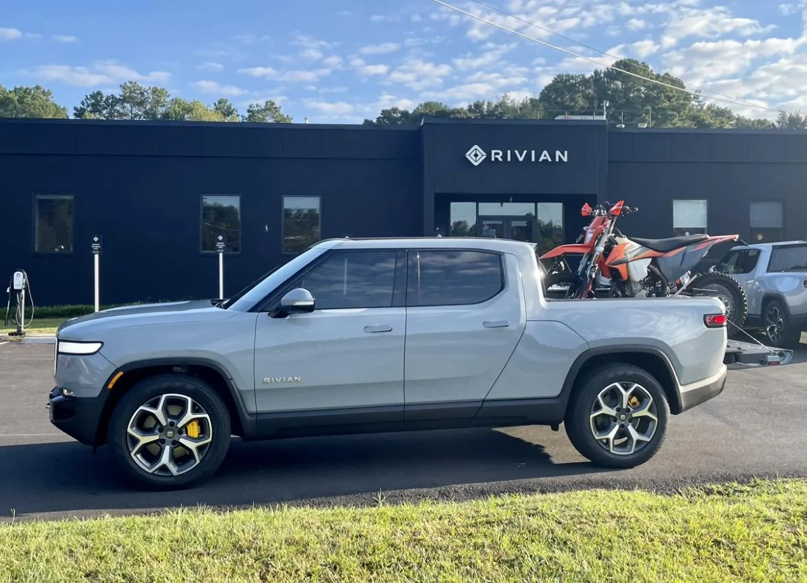 Rivian R1T R1S North Atlanta Limestone R1T - Delivered Late June 2022 79189A03-4ED7-4BCD-A2C6-674187ECE1DD