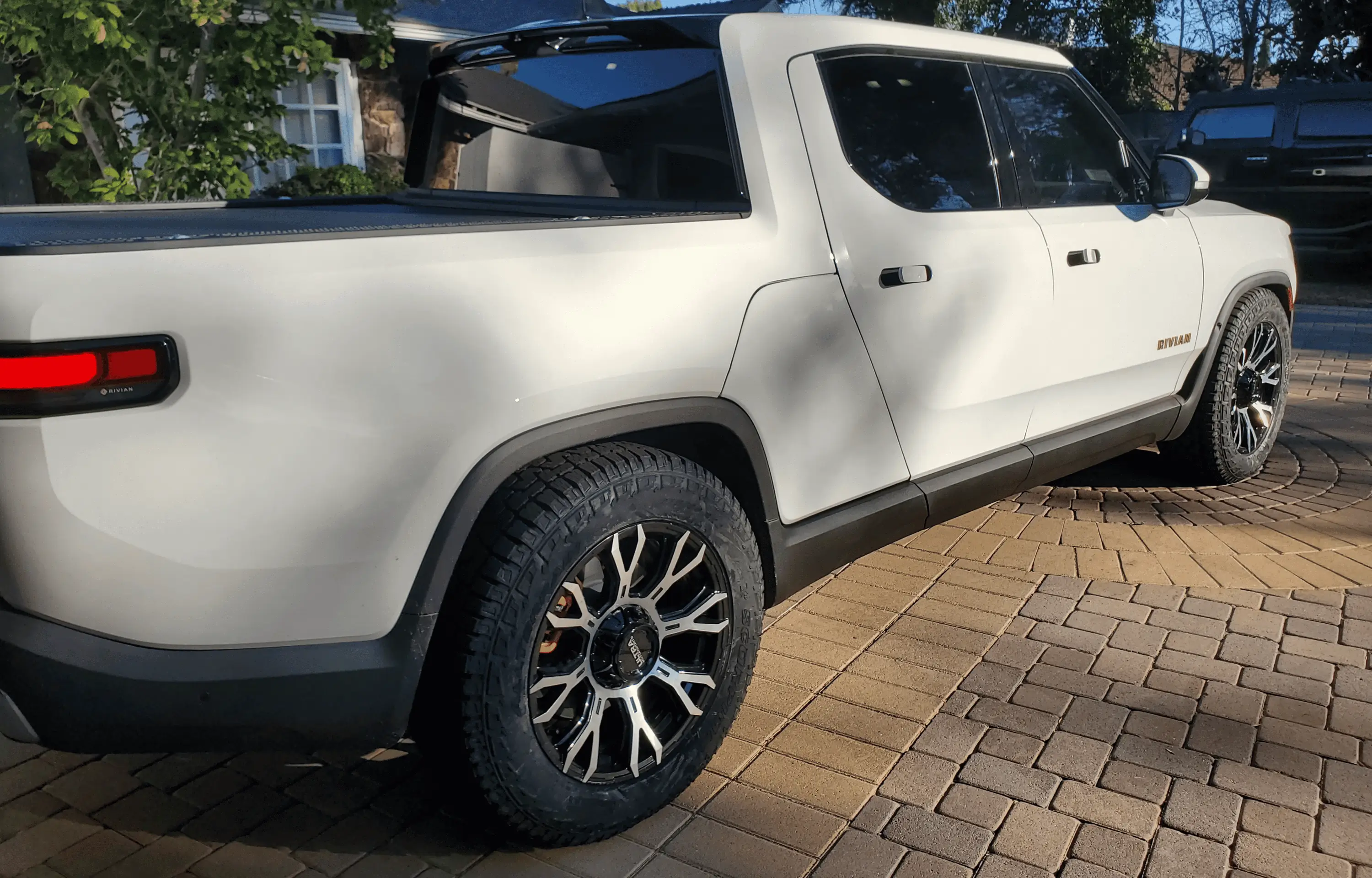 Rivian R1T R1S Selling my custom wheel / tire set up, ready to bolt on..... 1663963045888