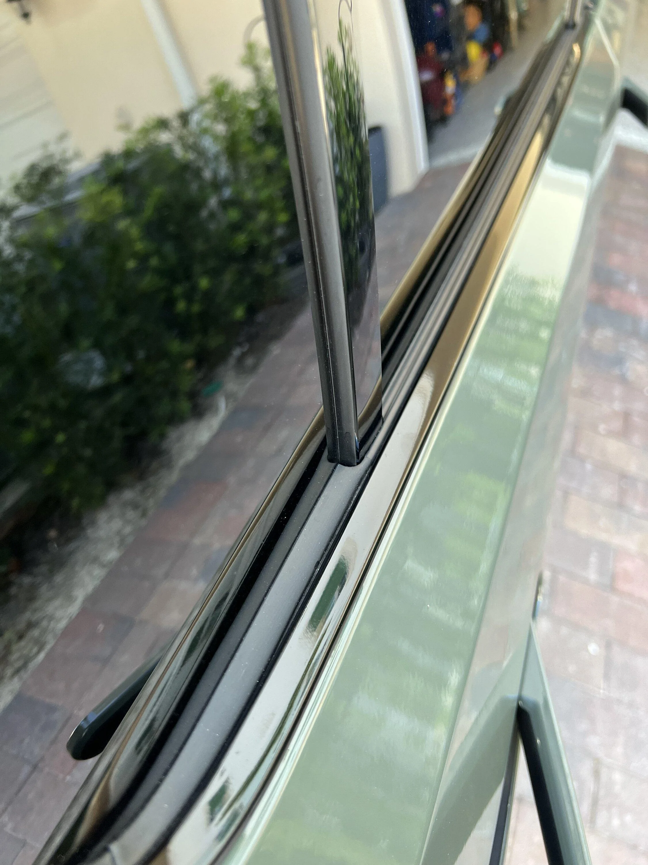 Rivian R1T R1S Launch Green R1S VIN #000569 delivered! 9184495F-23FC-4E2D-BE0E-668E28E10766