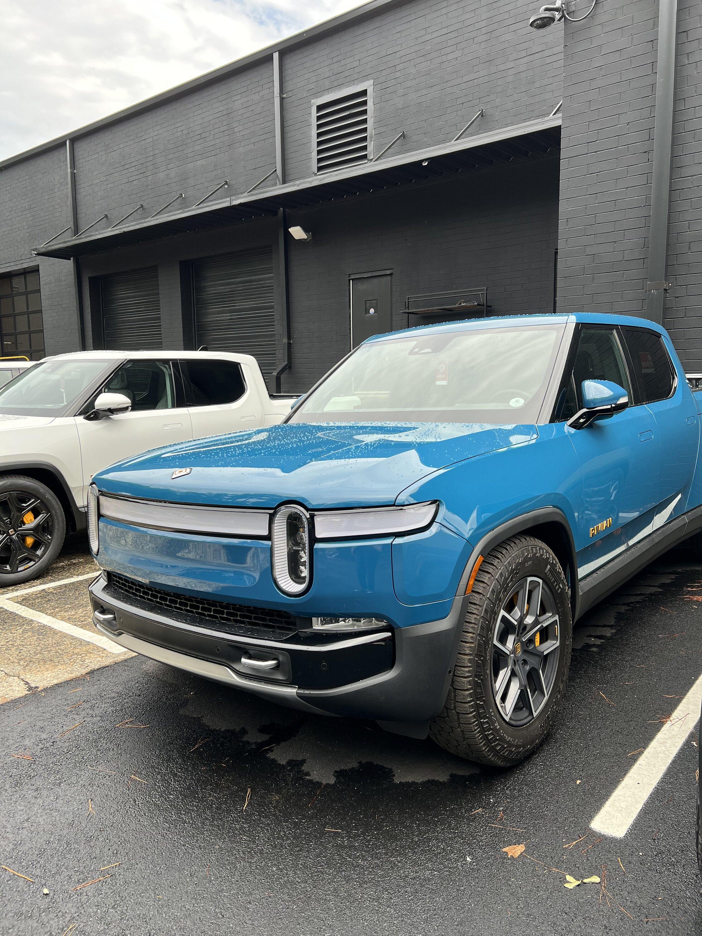 Rivian R1T R1S Spotted: 25+ R1T and R1S at Atlanta Service Center - Lots of colors and configs! C8963717-59FC-4C12-9B0F-FEFA9629E1C3