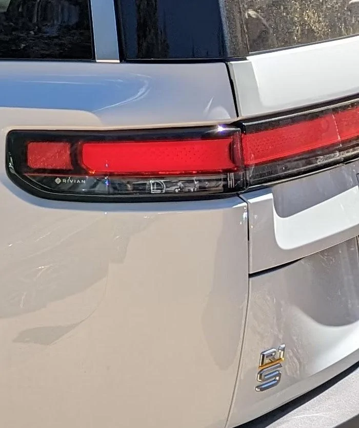 Rivian R1T R1S Launch Green R1S VIN #000569 delivered! R1S hatch Sep252022