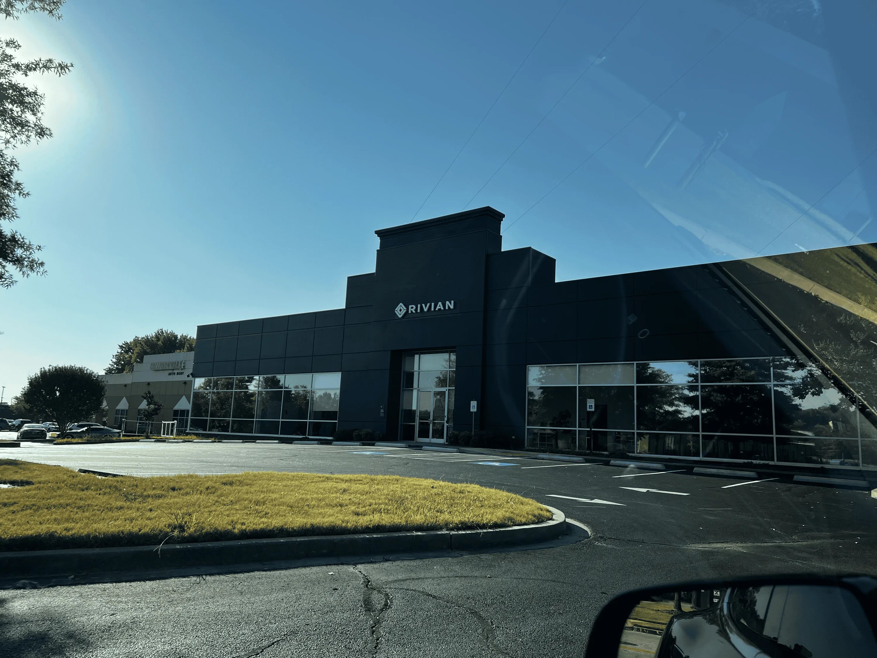 Rivian R1T R1S Received R1s First Mile Drive invite tempImageAhQR0Z