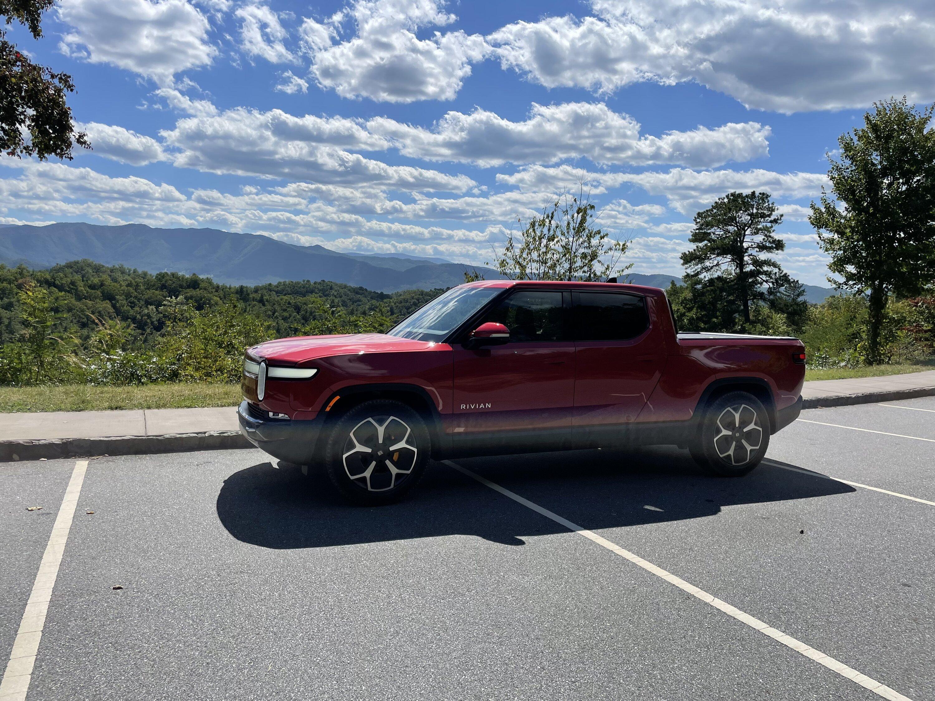 Rivian R1T R1S RED CANYON Rivian Photos tempImage2ozxCK