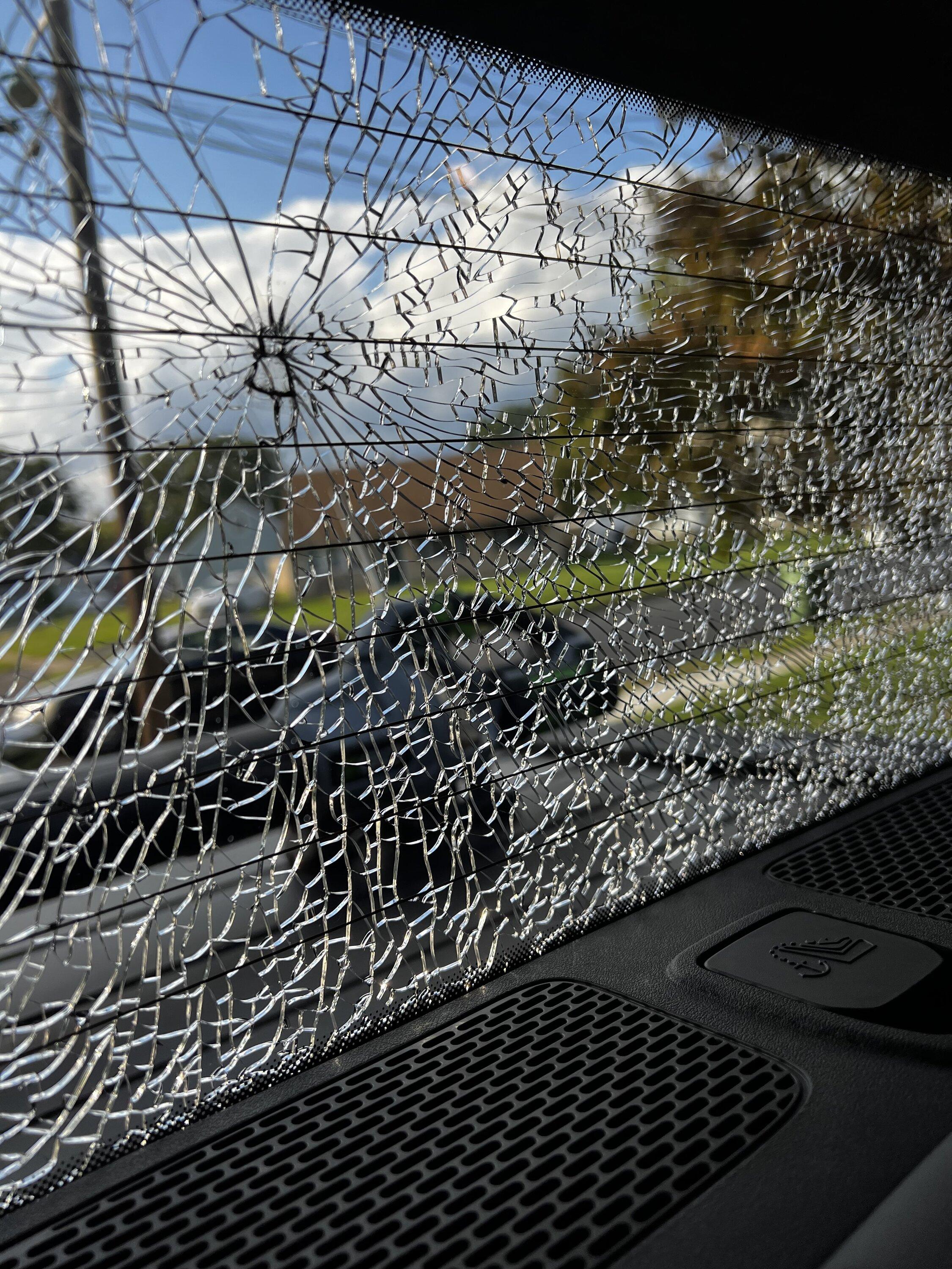 Rivian R1T R1S Shattered Rear Window - R1T 1664236199707