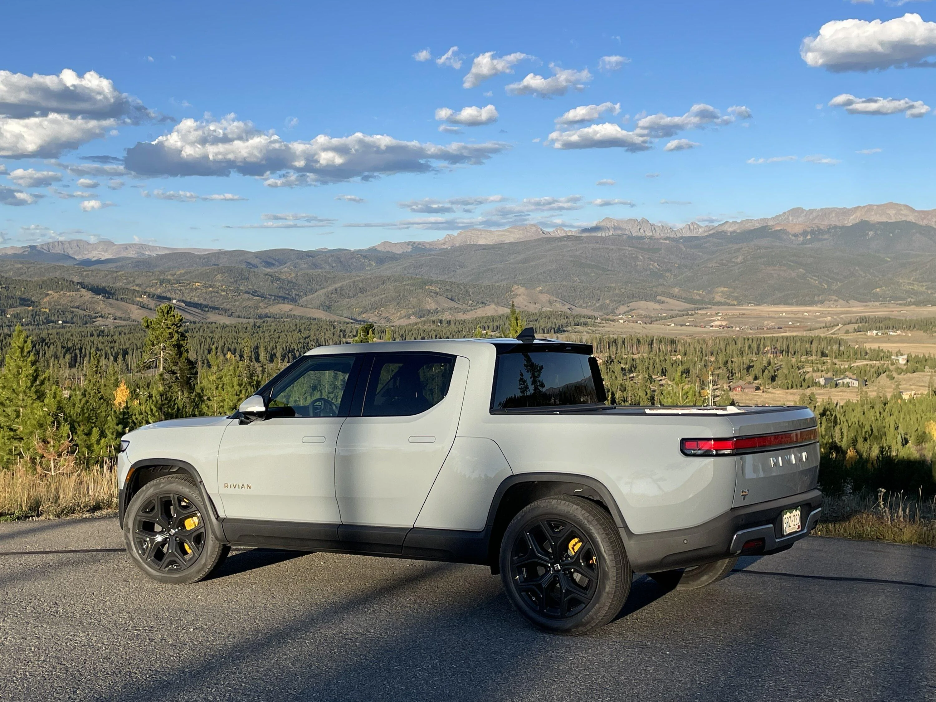 Rivian R1T R1S High Alpine Run in Limestone R1T to 11,307’ With Lots of Elevation Changes 2A0E7BF8-3A2B-4B89-BBAA-C19C9317BBB2