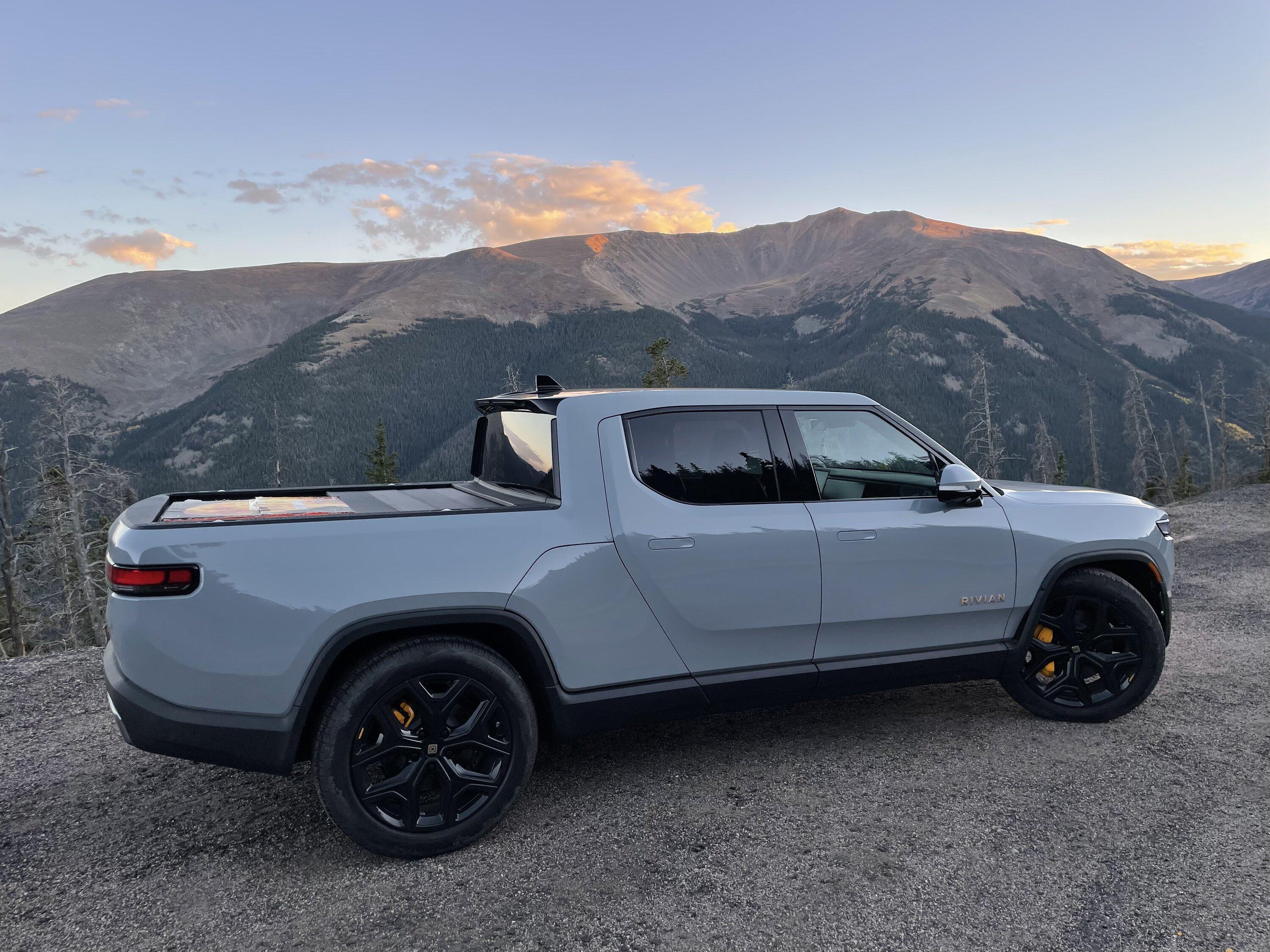Rivian R1T R1S High Alpine Run in Limestone R1T to 11,307’ With Lots of Elevation Changes 10F0D283-C2D6-4AFA-BA92-6BE26DC4C668