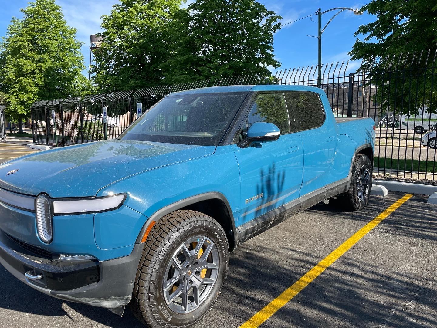 Rivian R1T R1S The best color to hide dirt and paint imperfections? 985DB23C-6E0A-465F-AAC4-CD7474232017