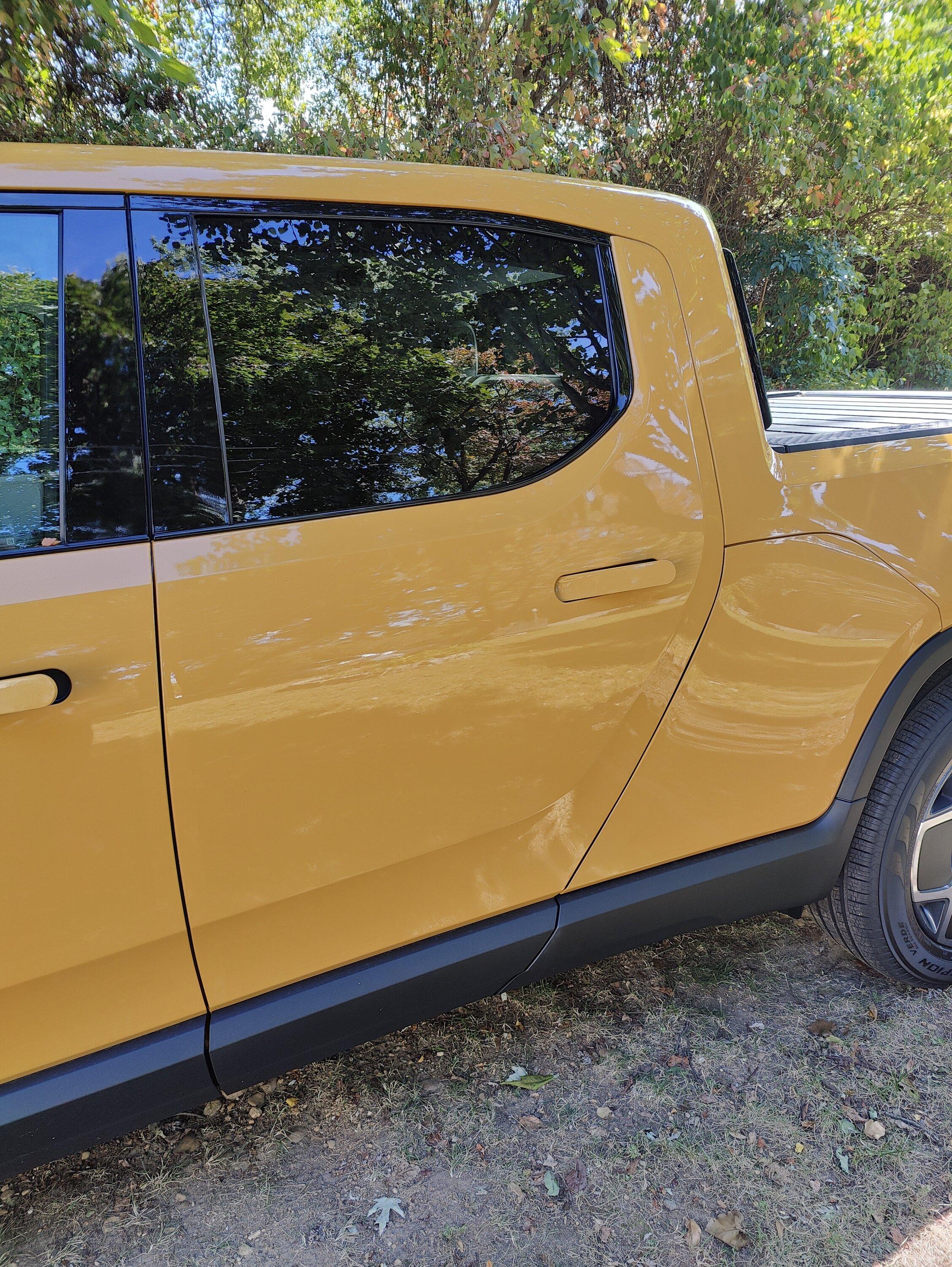 Rivian R1T R1S It's new and it's yellow and I love it: Compass Yellow / Ocean Coast R1T IMG20220929132140