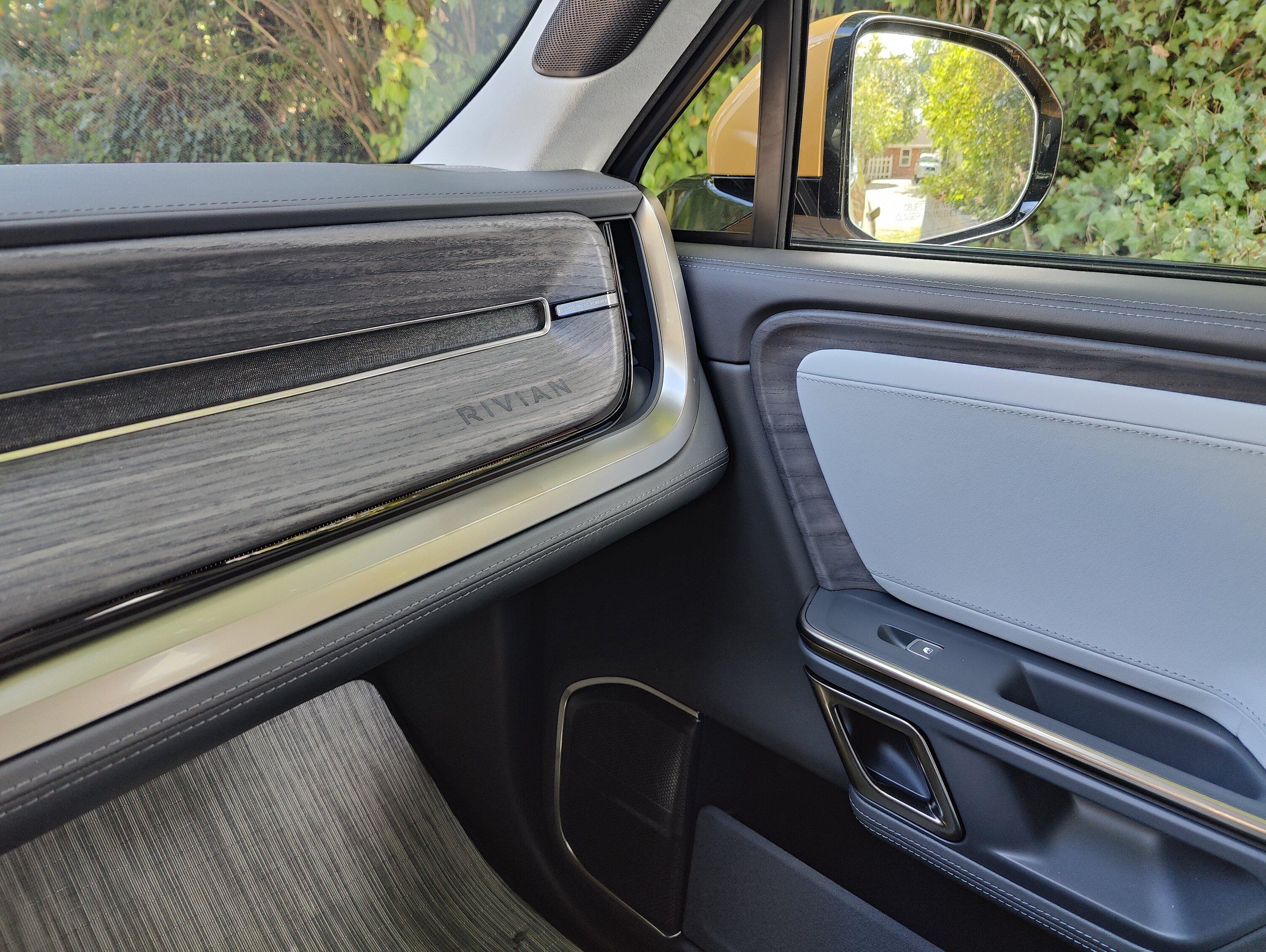 Rivian R1T R1S It's new and it's yellow and I love it: Compass Yellow / Ocean Coast R1T img20220929132049-