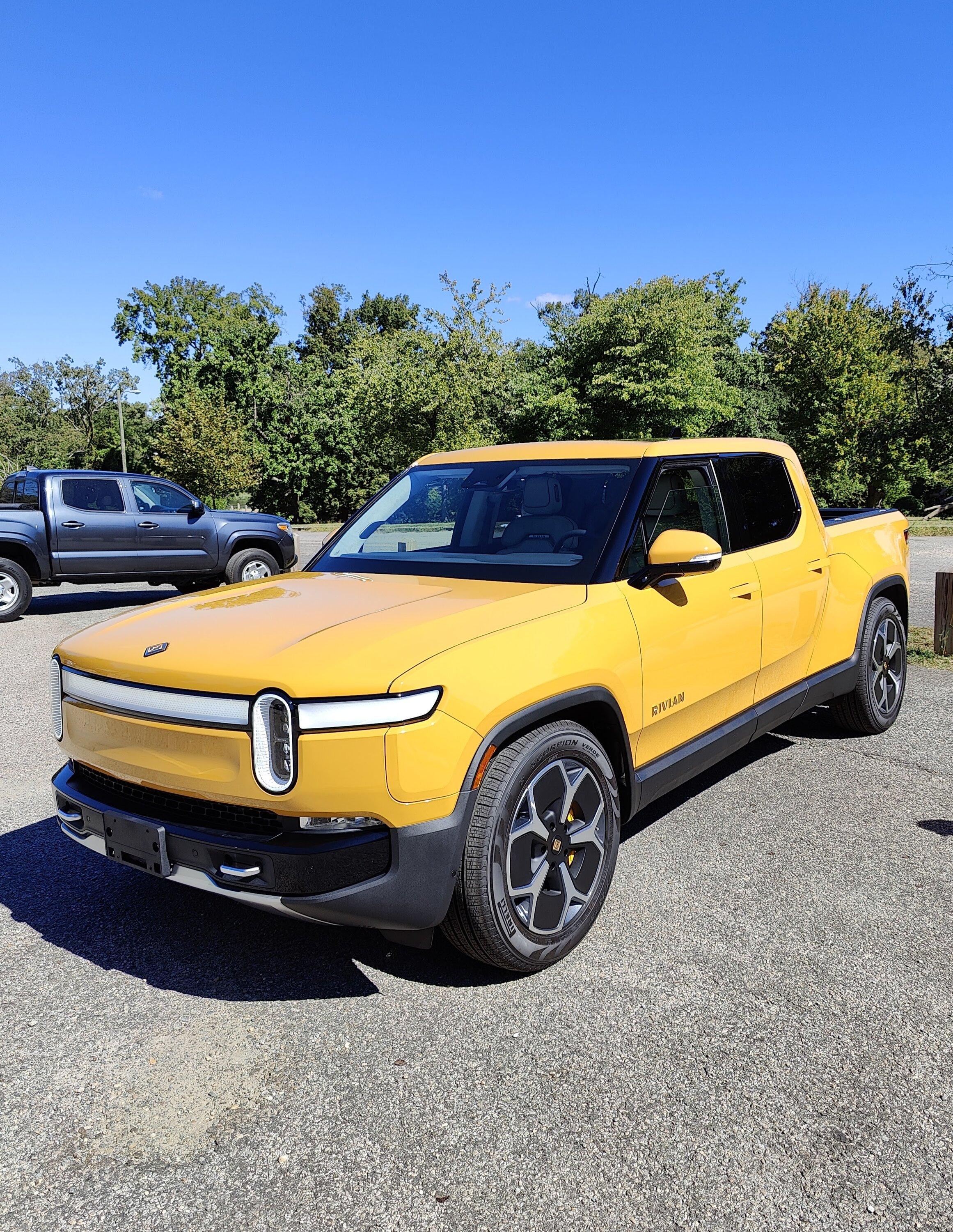 Rivian R1T R1S OCEAN COAST Rivian Interior Photos img20220923115034-copy-