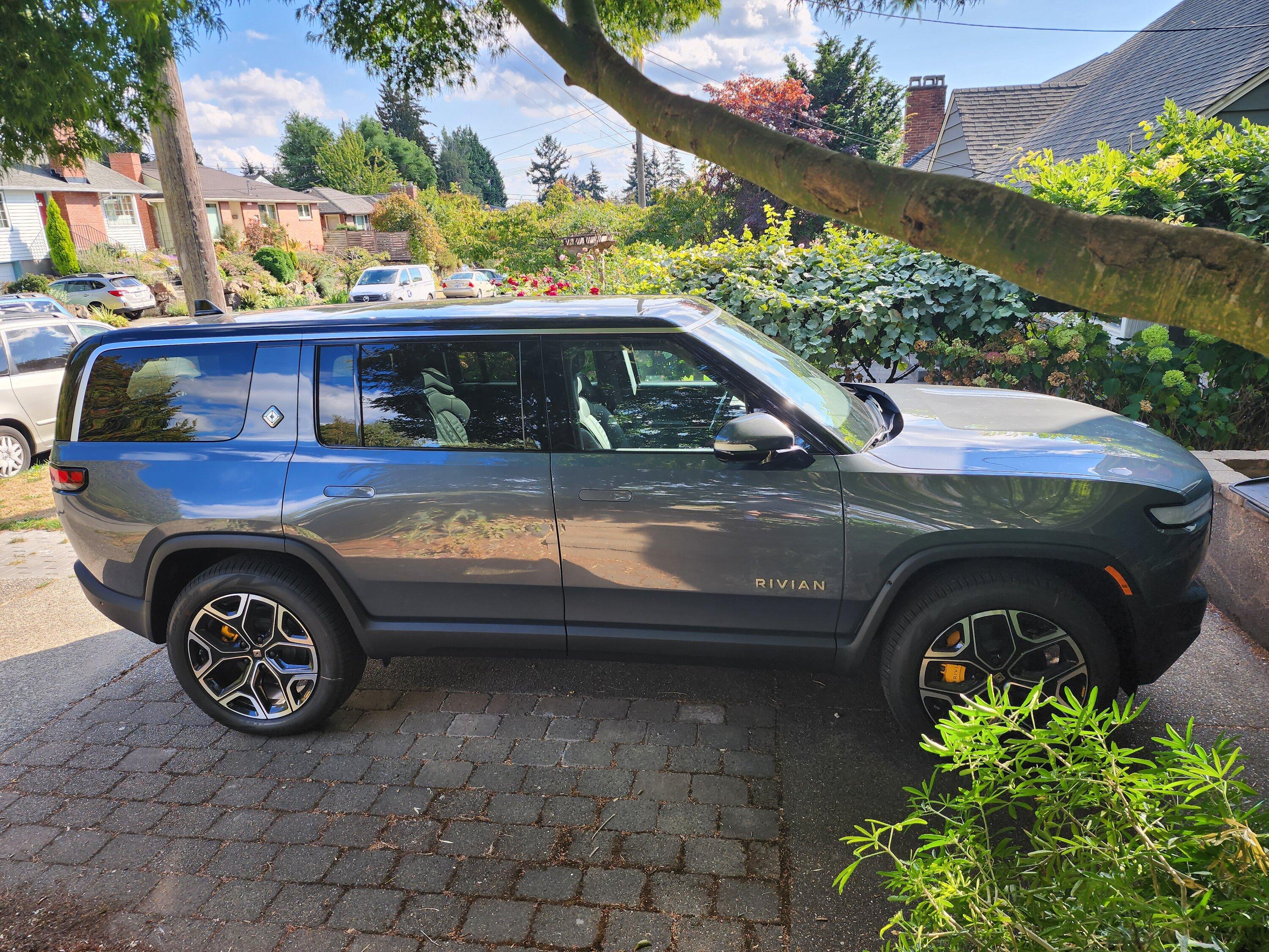 Rivian R1T R1S El CAP GRANITE Rivian Photos 20220929_150428