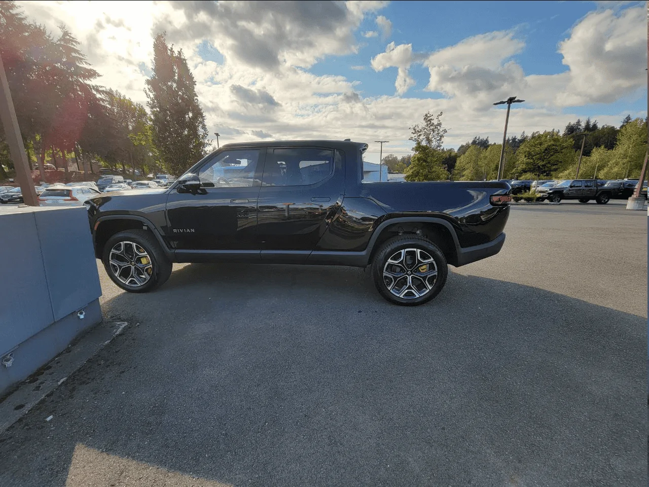 Rivian R1T R1S Two R1T for sale in Kirkland, WA - at a luxury car dealer 1664493869158